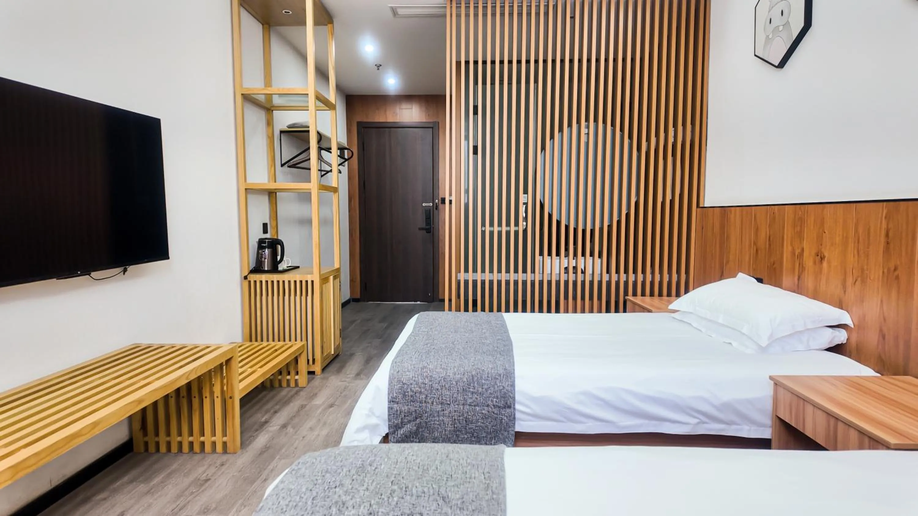 Bed in Lin Xi Hotel Pudong PVG Airport Disneyland Free Shuttle