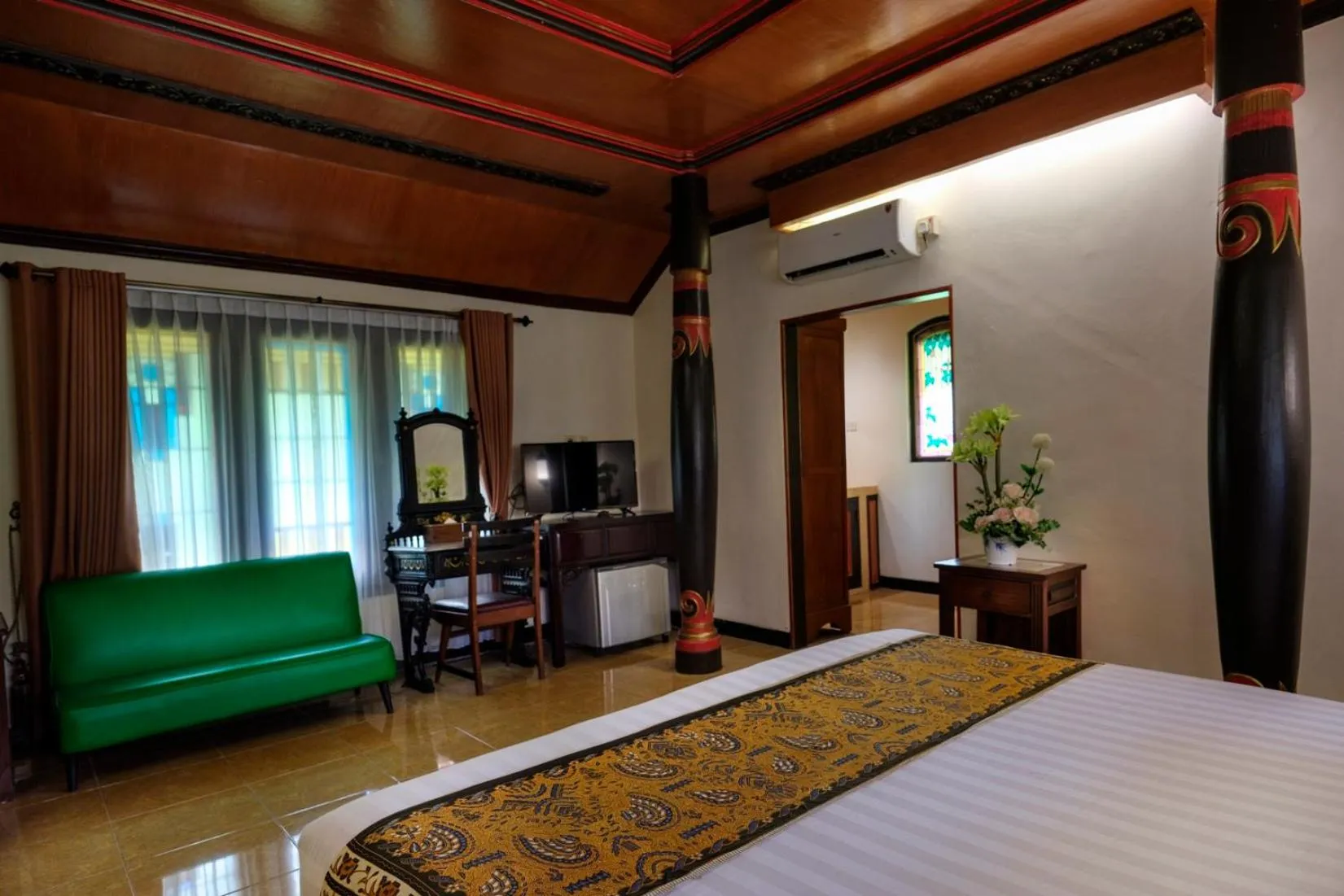 Bedroom, Bed in Melva Balemong