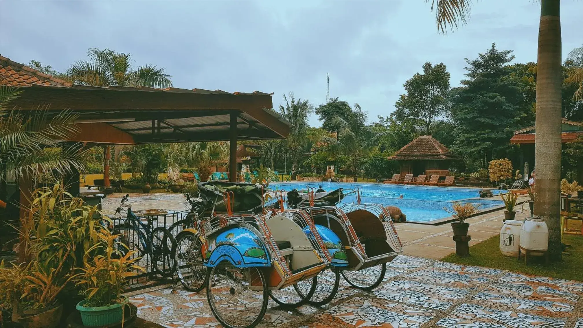 Swimming Pool in Melva Balemong Resort