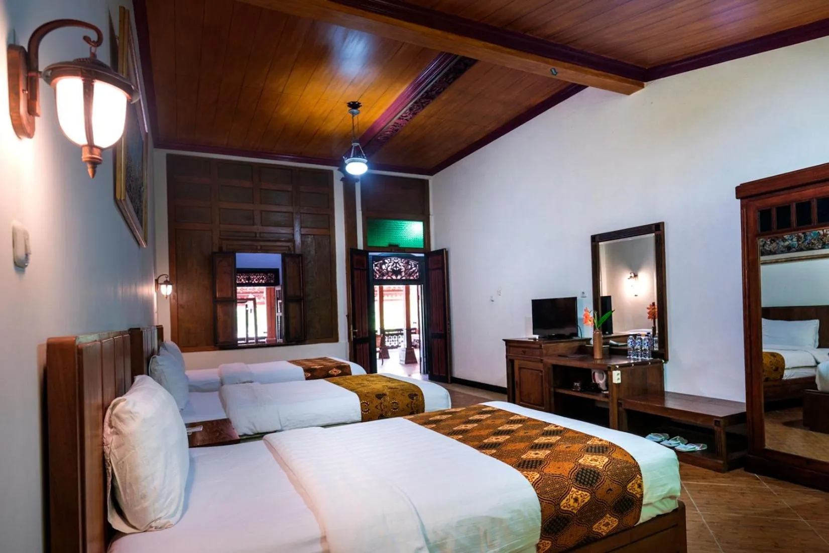 Bed in Melva Balemong