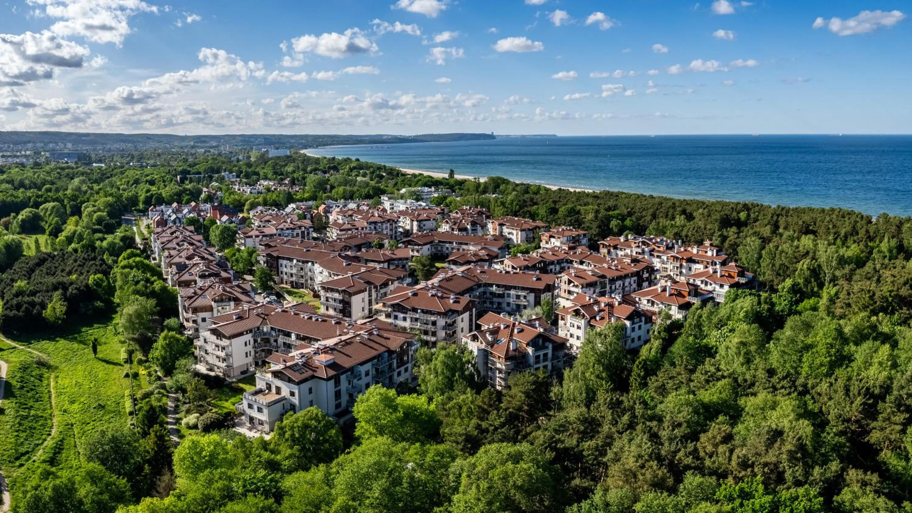 Property building in Neptun Park, Sun & Snow