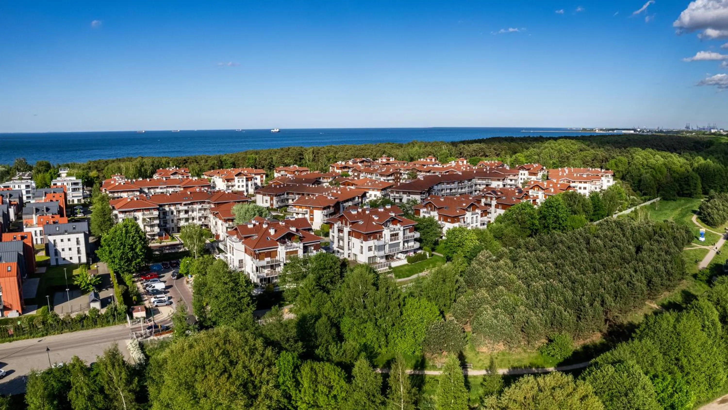 Property building in Neptun Park, Sun & Snow