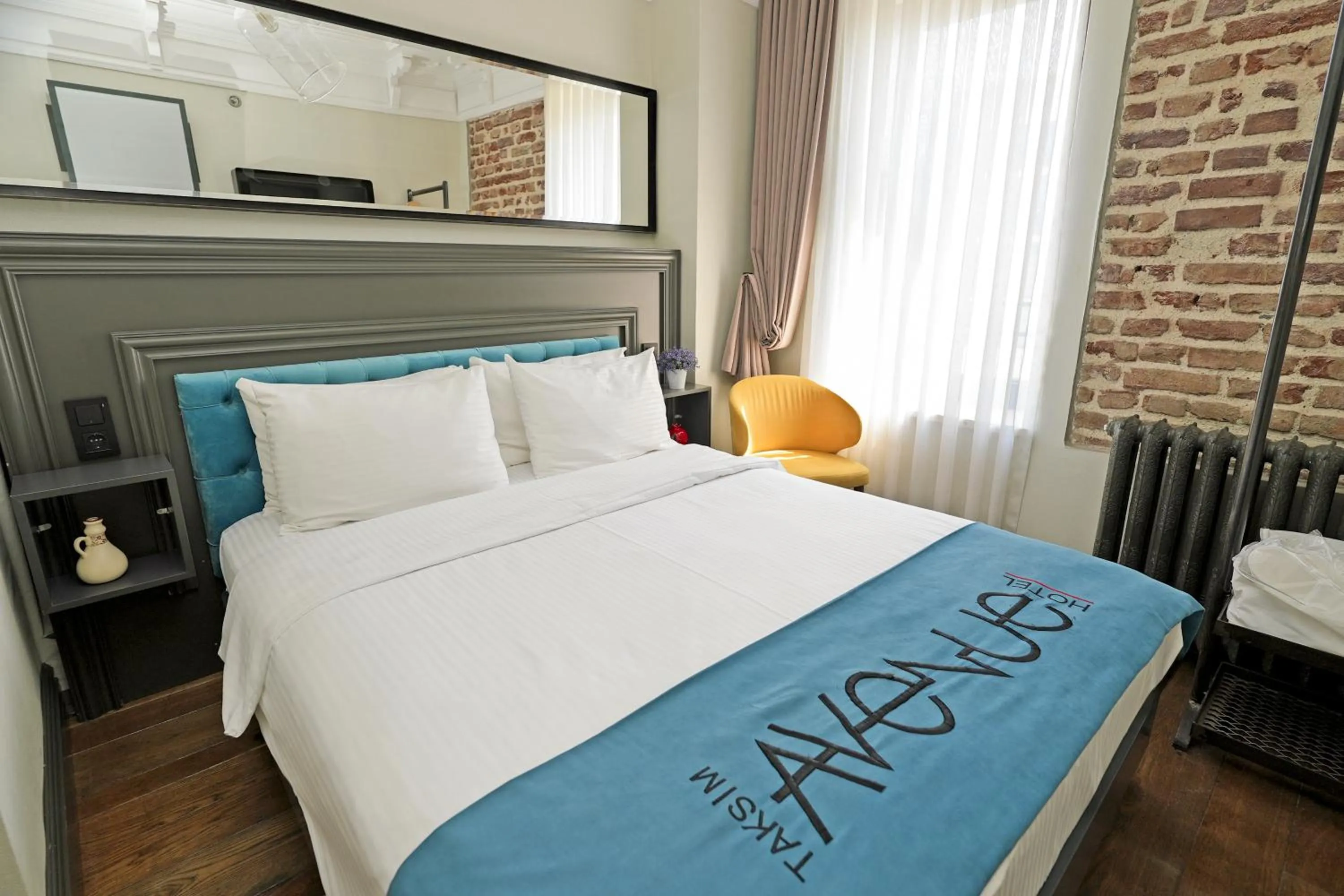 Bed in Taksim Avenue