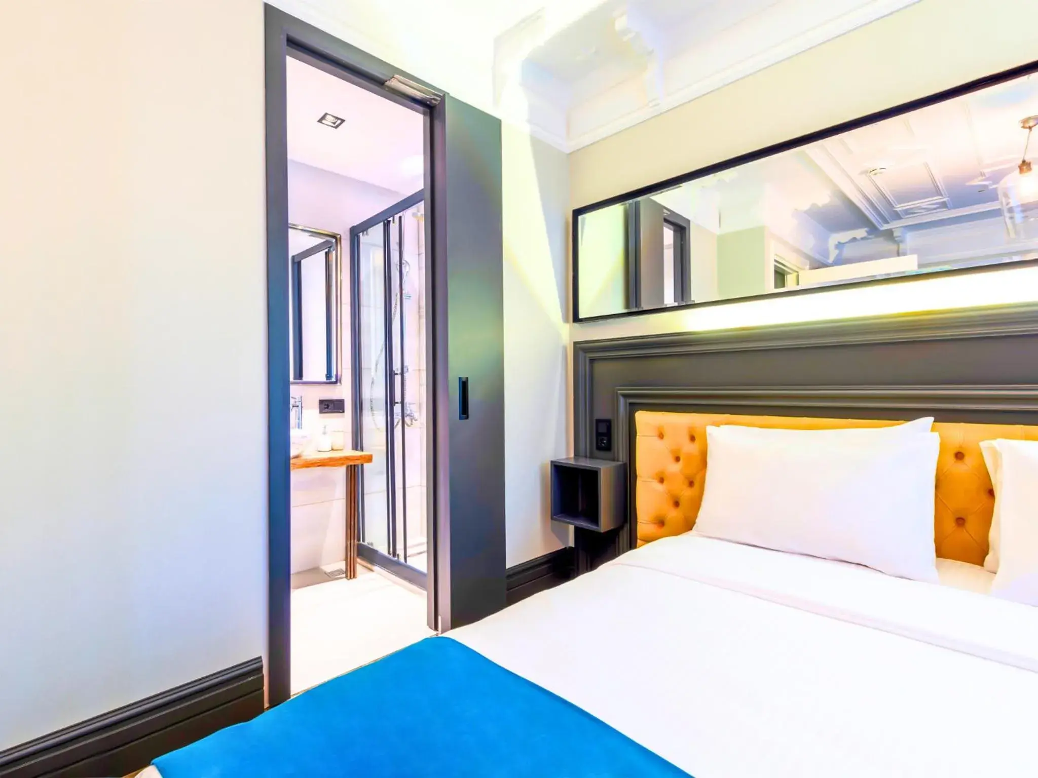 Shower, Bed in Taksim Avenue Shower, Bed in Taksim Avenue