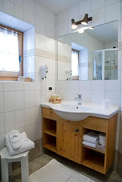 Bathroom in Hotel Garni San Nicolò