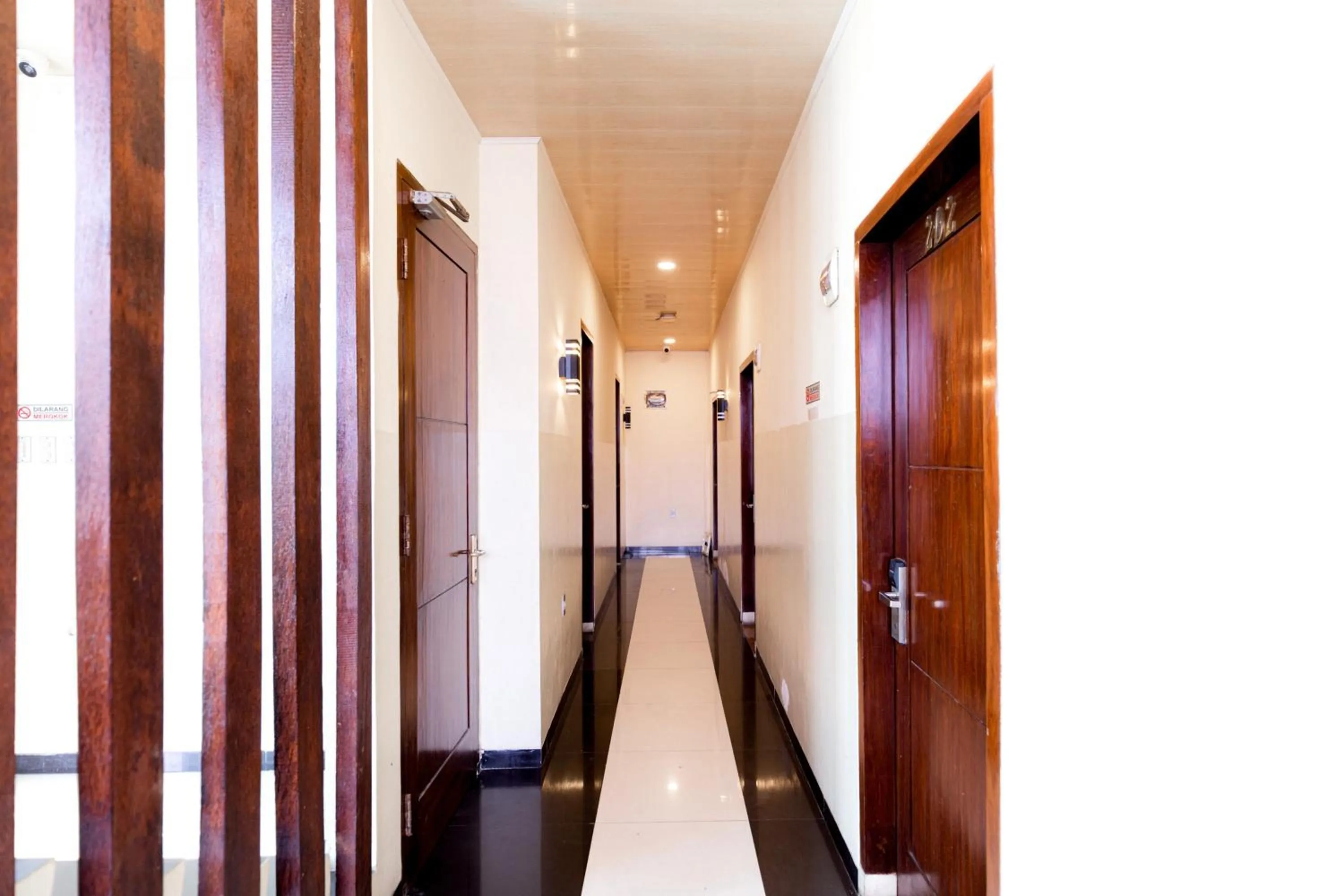 Property building in RedDoorz near Halim Perdanakusuma 3