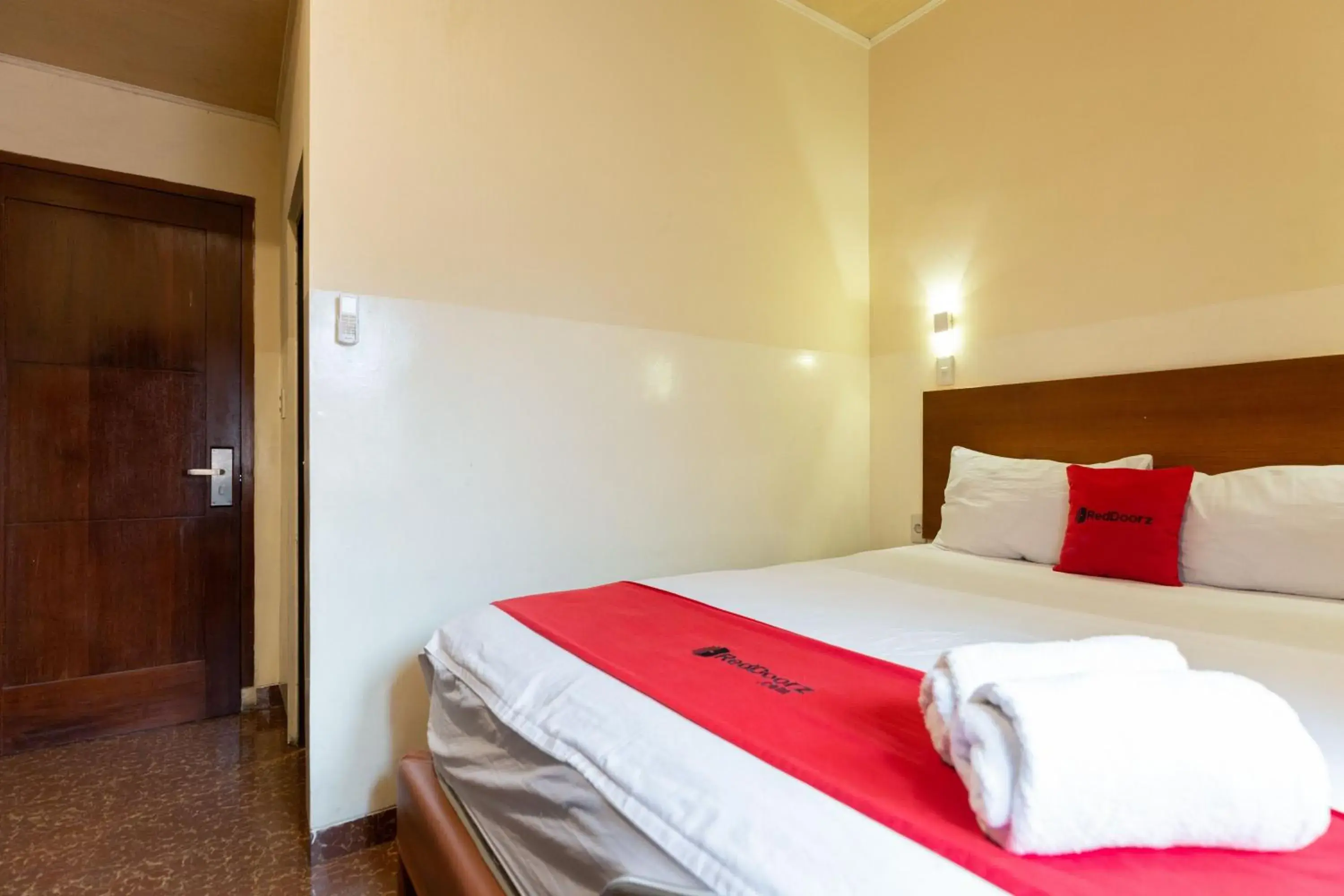 Bed in RedDoorz near Halim Perdanakusuma 3 Bed in RedDoorz near Halim Perdanakusuma 3