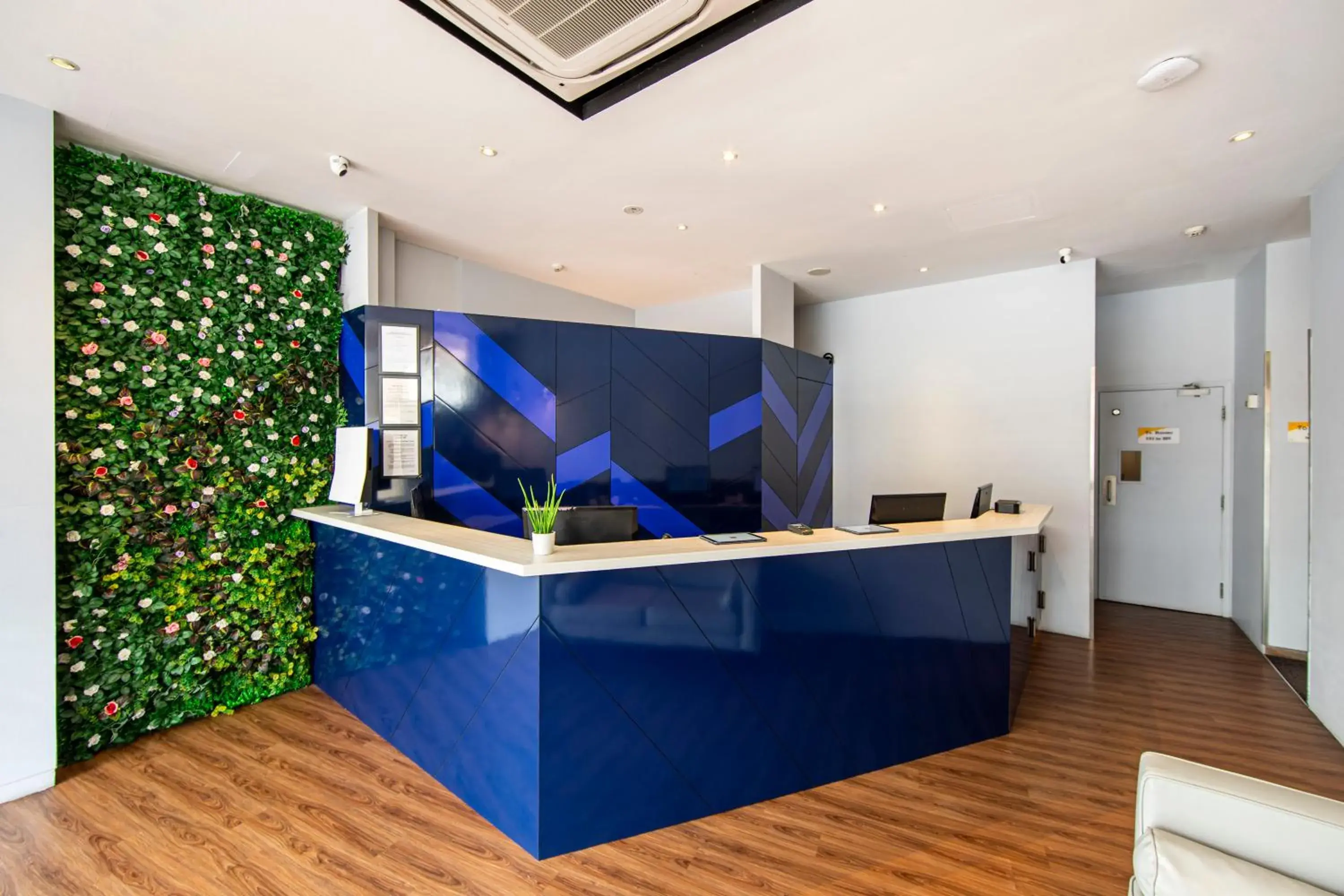 Lobby or reception in Fragrance Hotel - Classic Lobby or reception in Fragrance Hotel - Classic