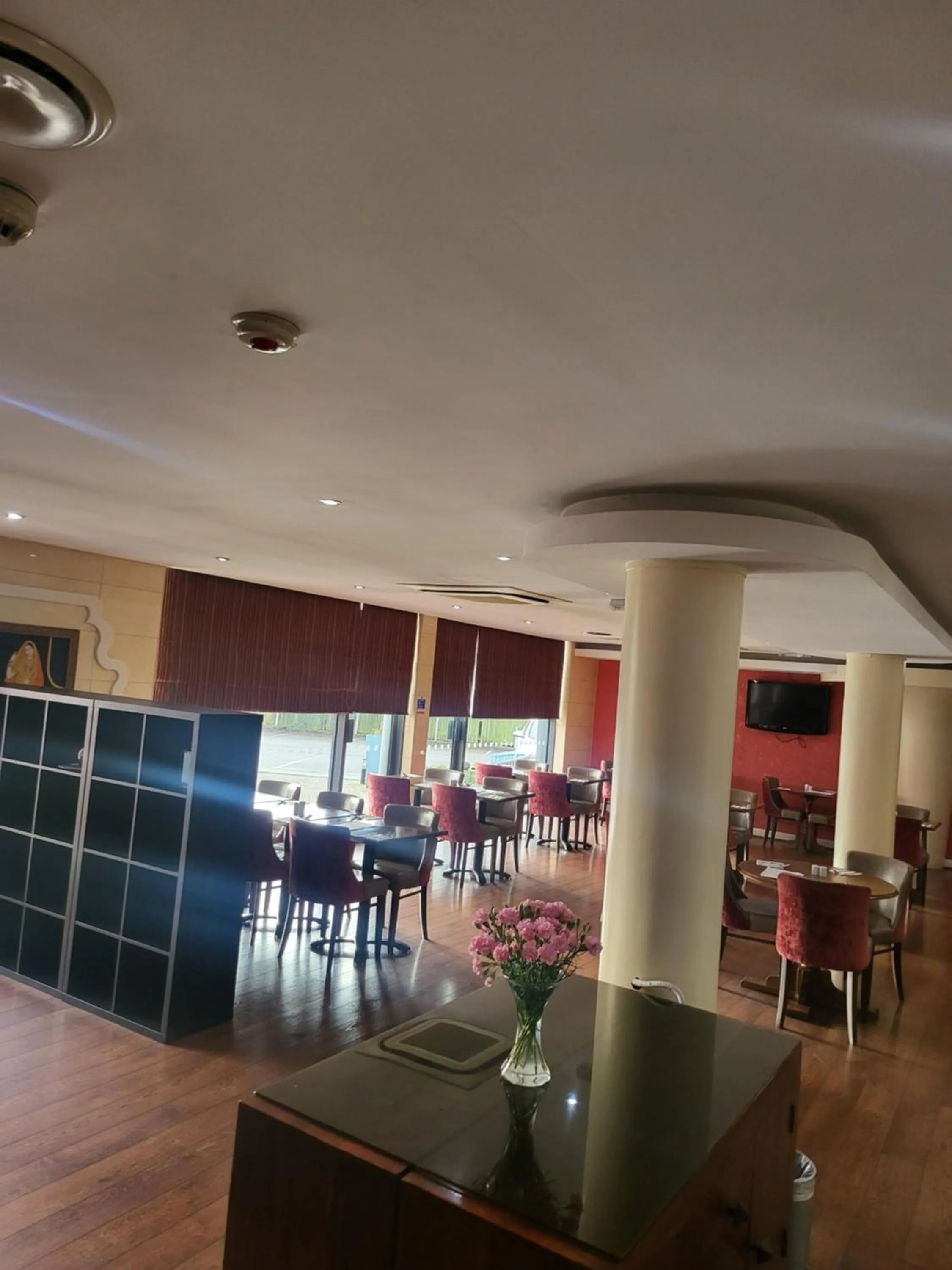 Restaurant/places to eat in Redwings Lodge Birmingham