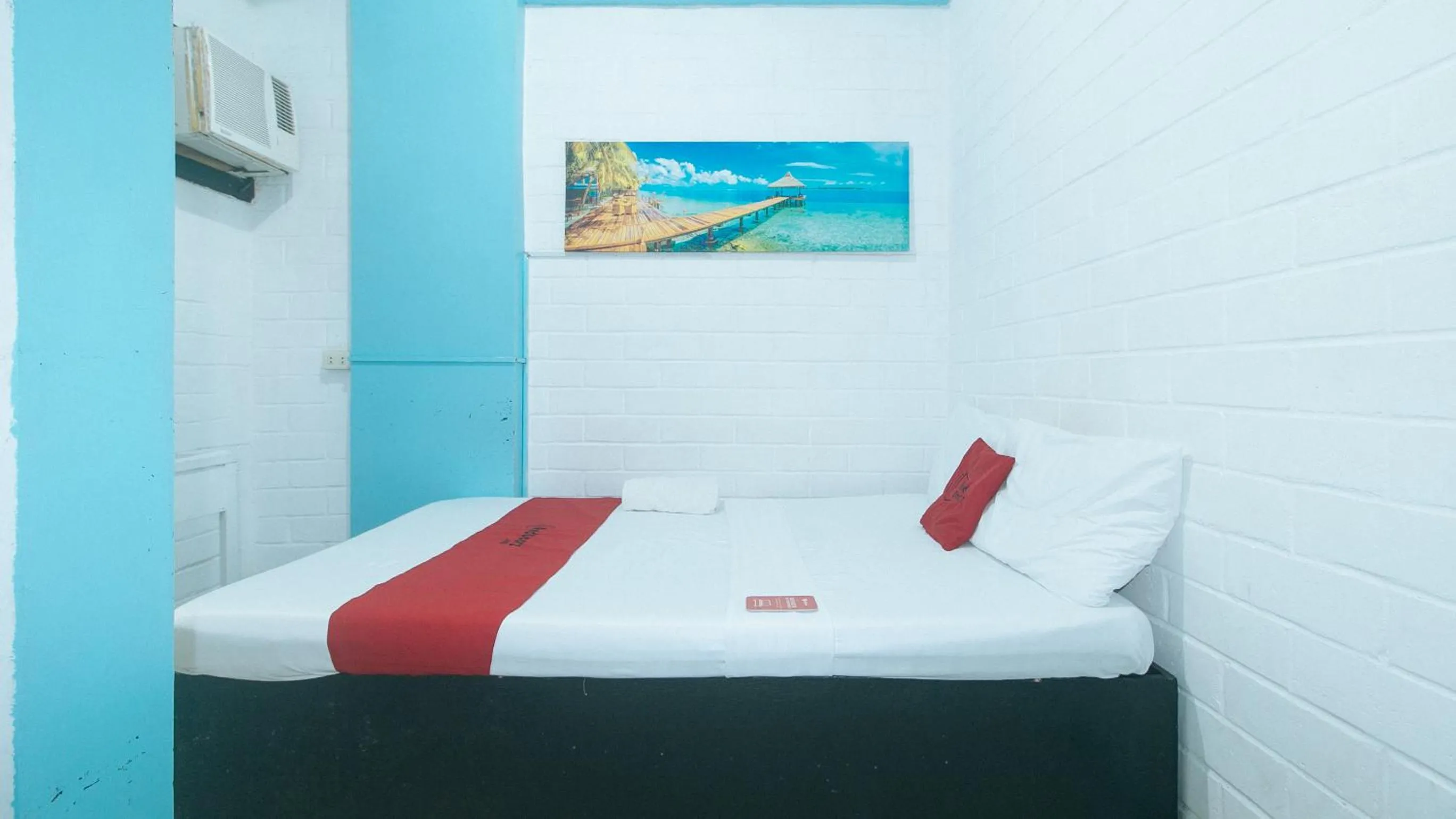 Bed in RedDoorz at La Maria Pension And Tourist Inn