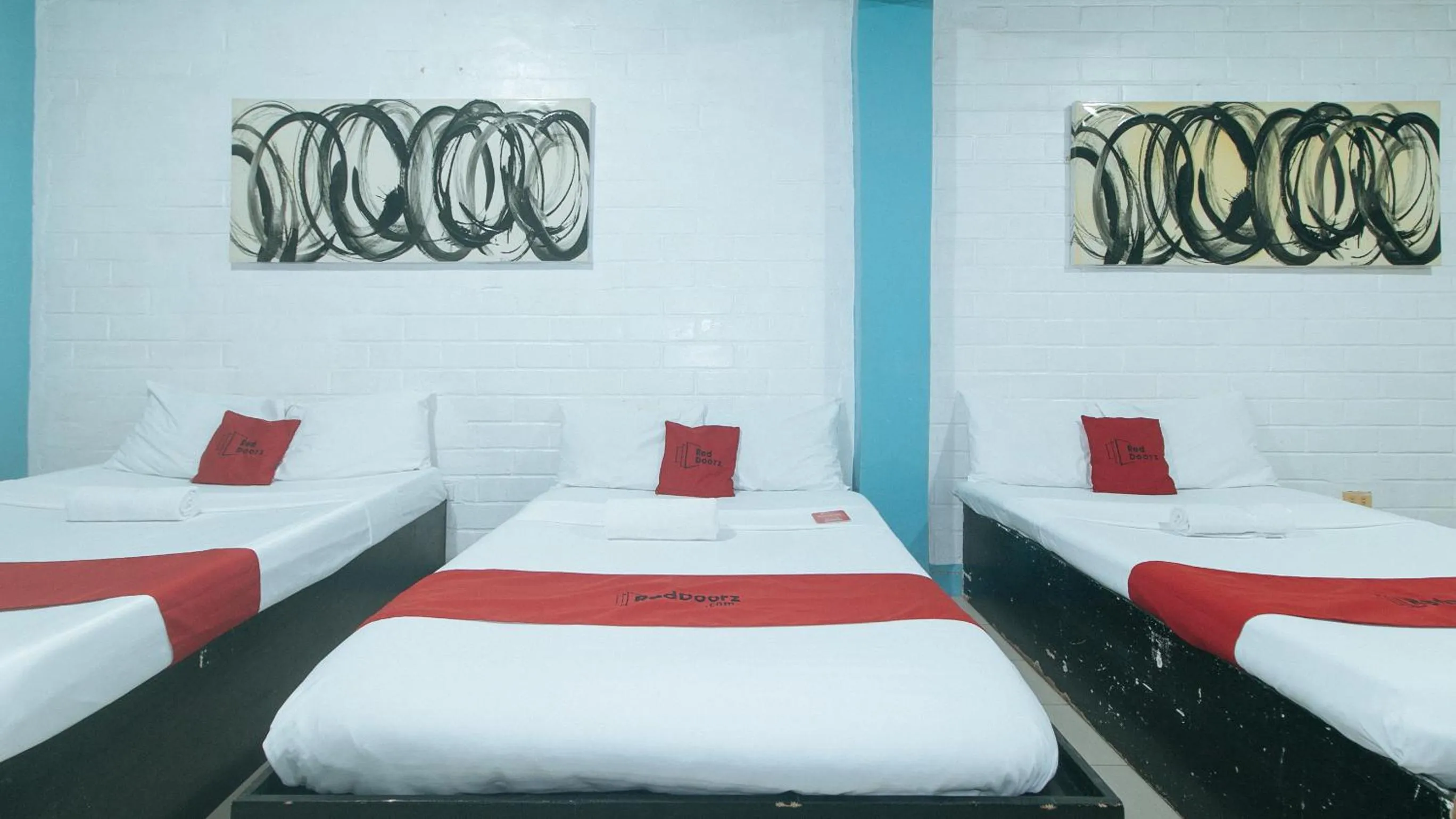 Bed in RedDoorz at La Maria Pension And Tourist Inn