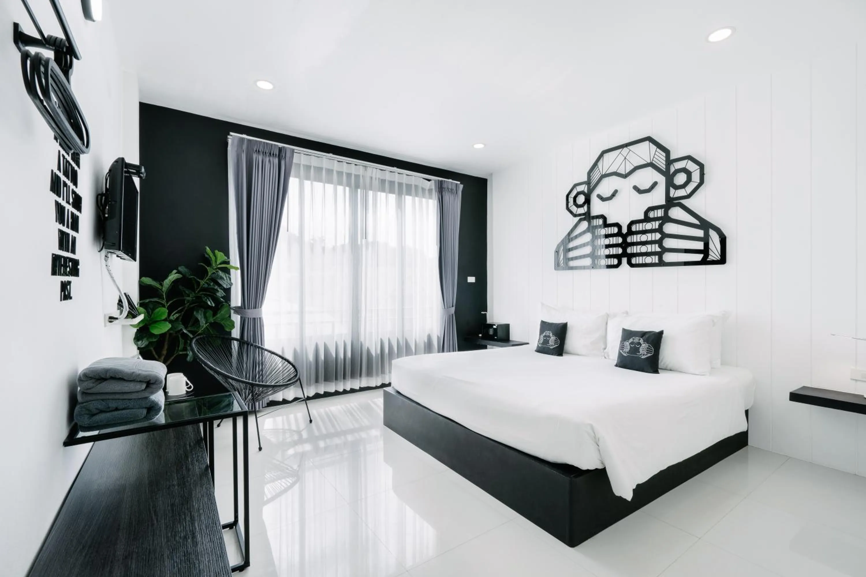 Bedroom, Bed in Blu Monkey Phi Phi Island