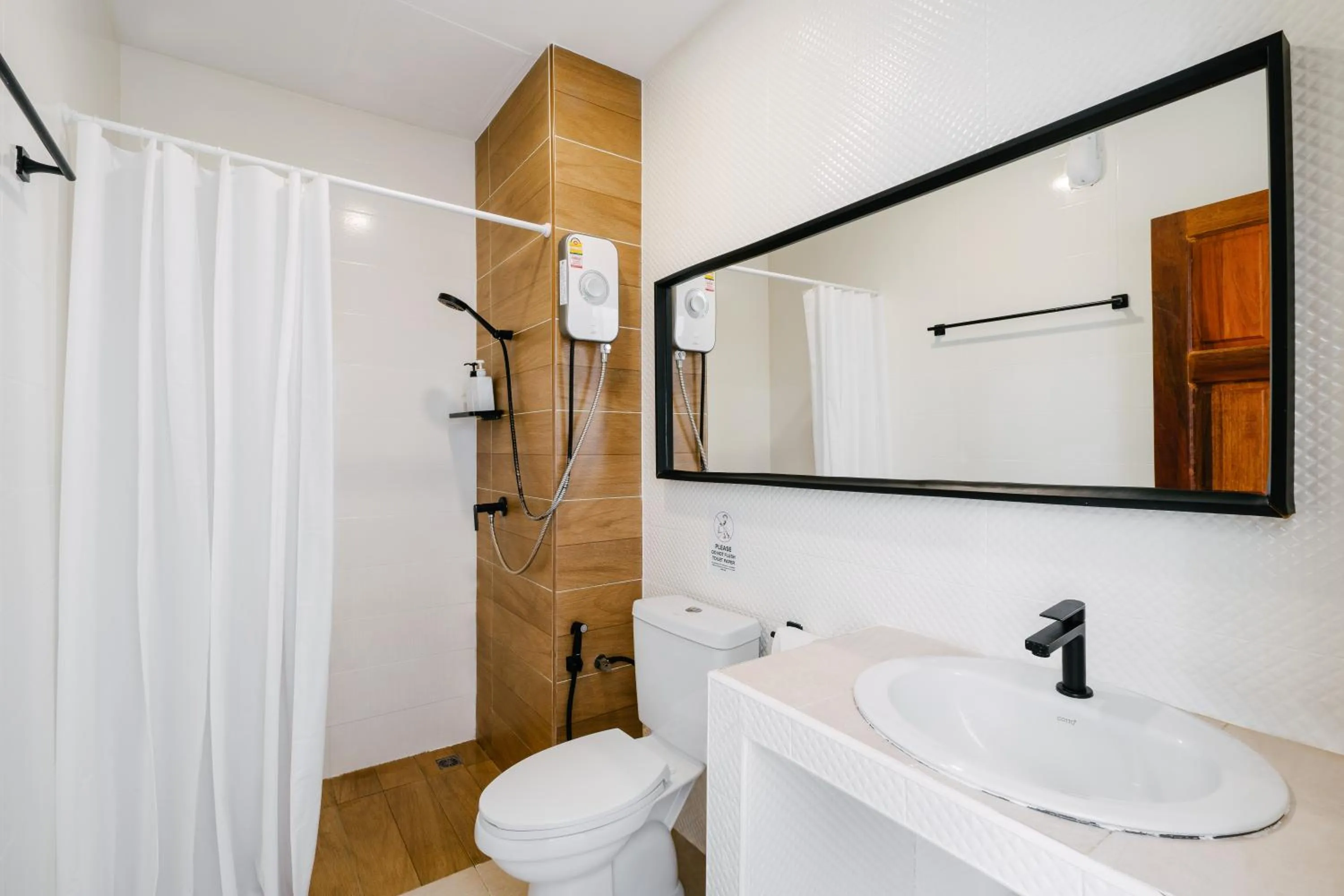 Bathroom in Blu Monkey Phi Phi Island