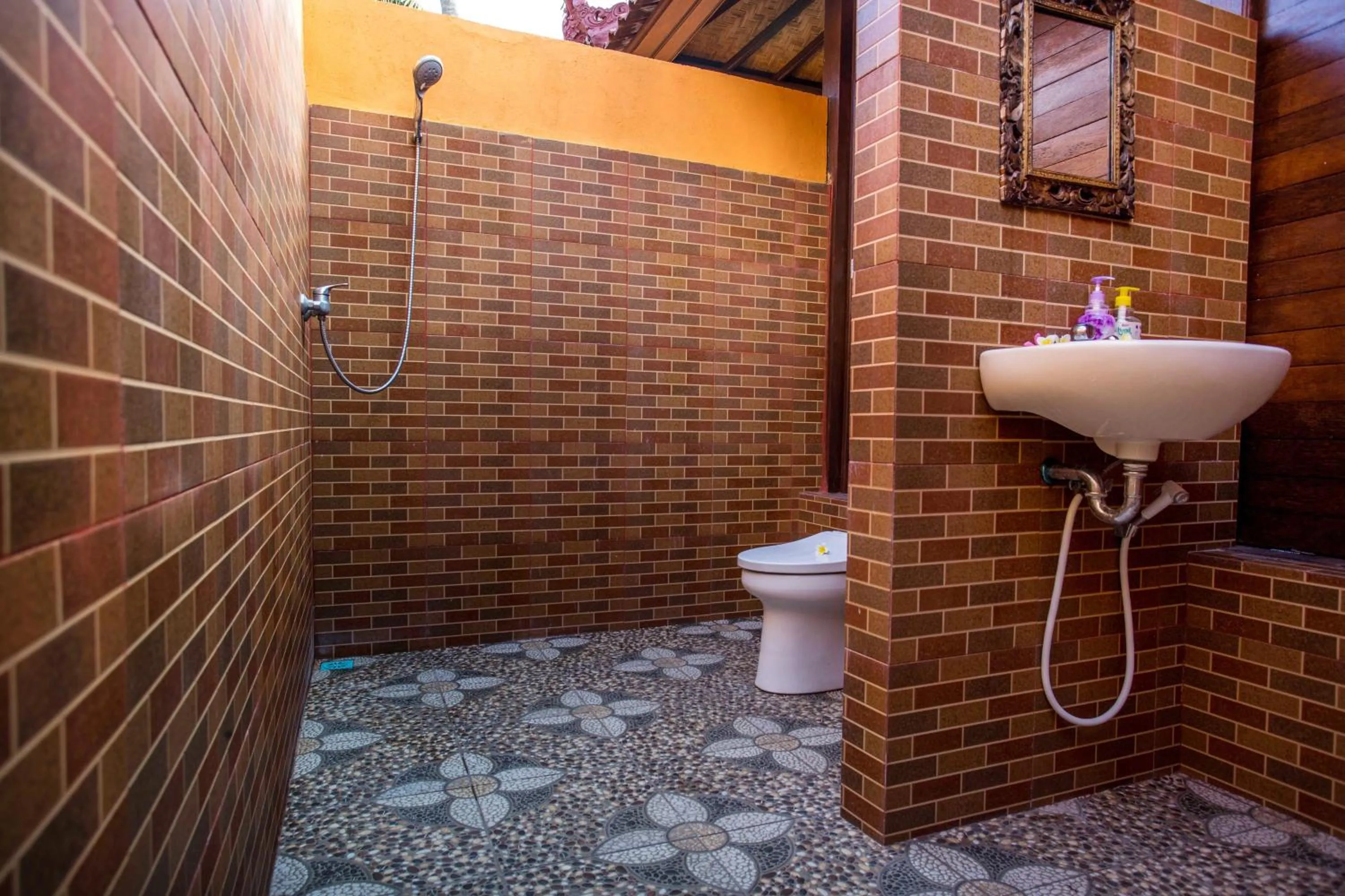 Toilet in Secret Point Huts