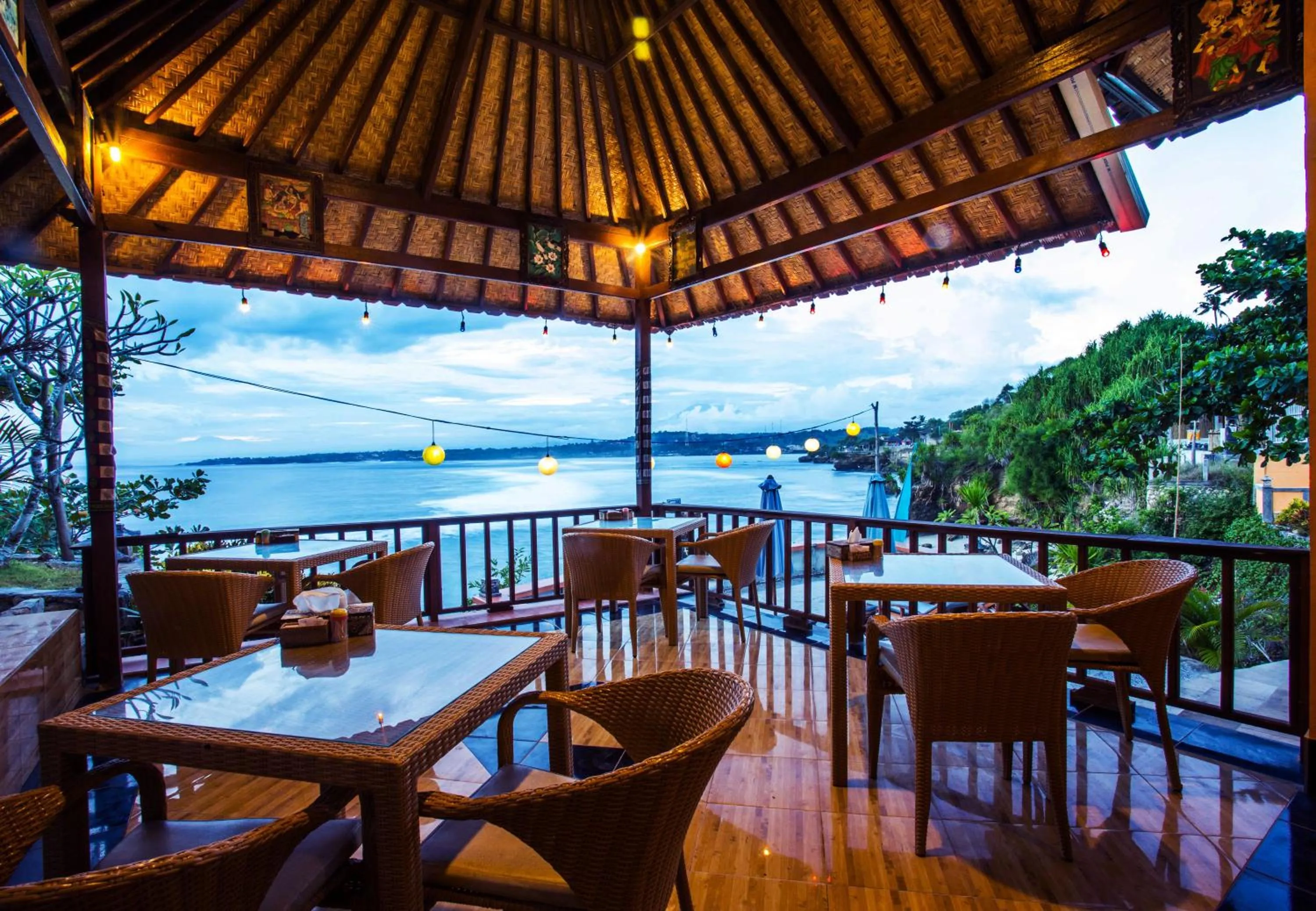 Restaurant/places to eat in Secret Point Huts