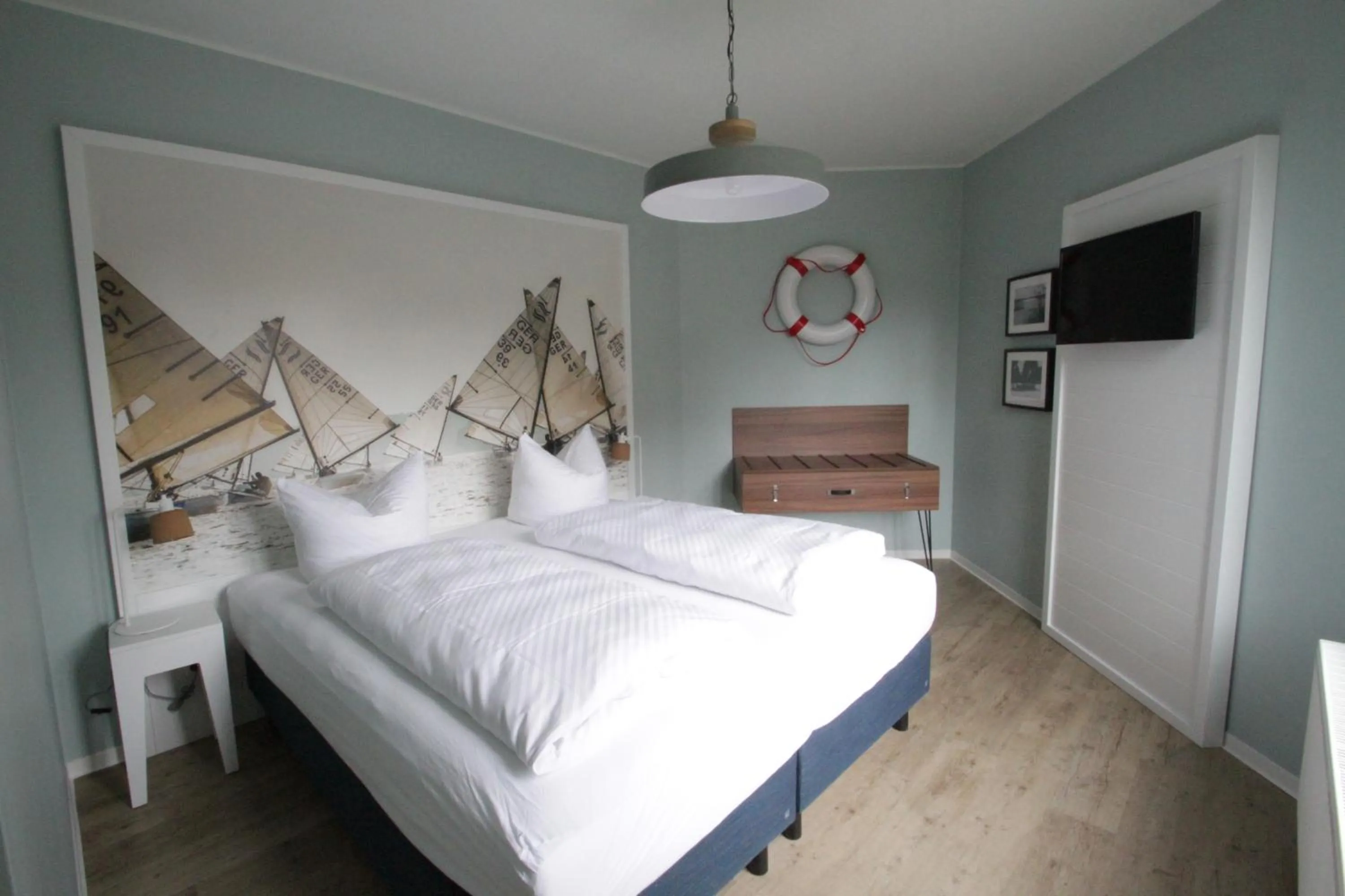 Photo of the whole room, Bed in Havelhotel