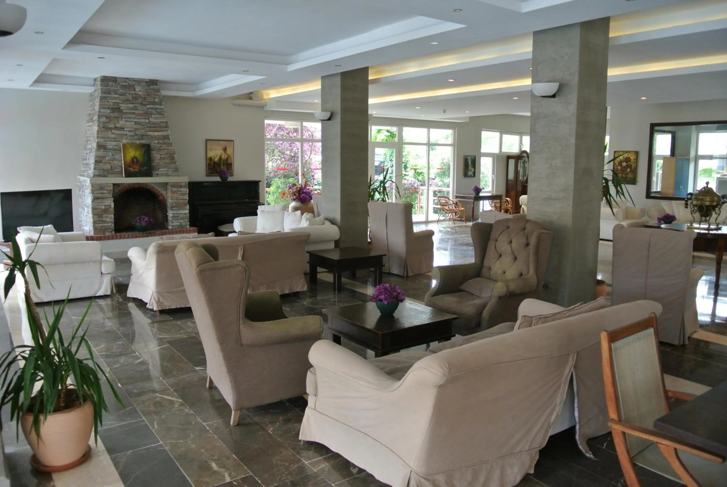 Lobby or reception in Begonville Hotel