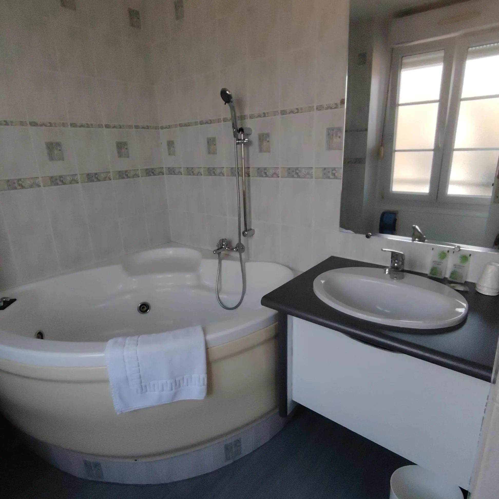 Bathroom in A La Porte Saint Jean