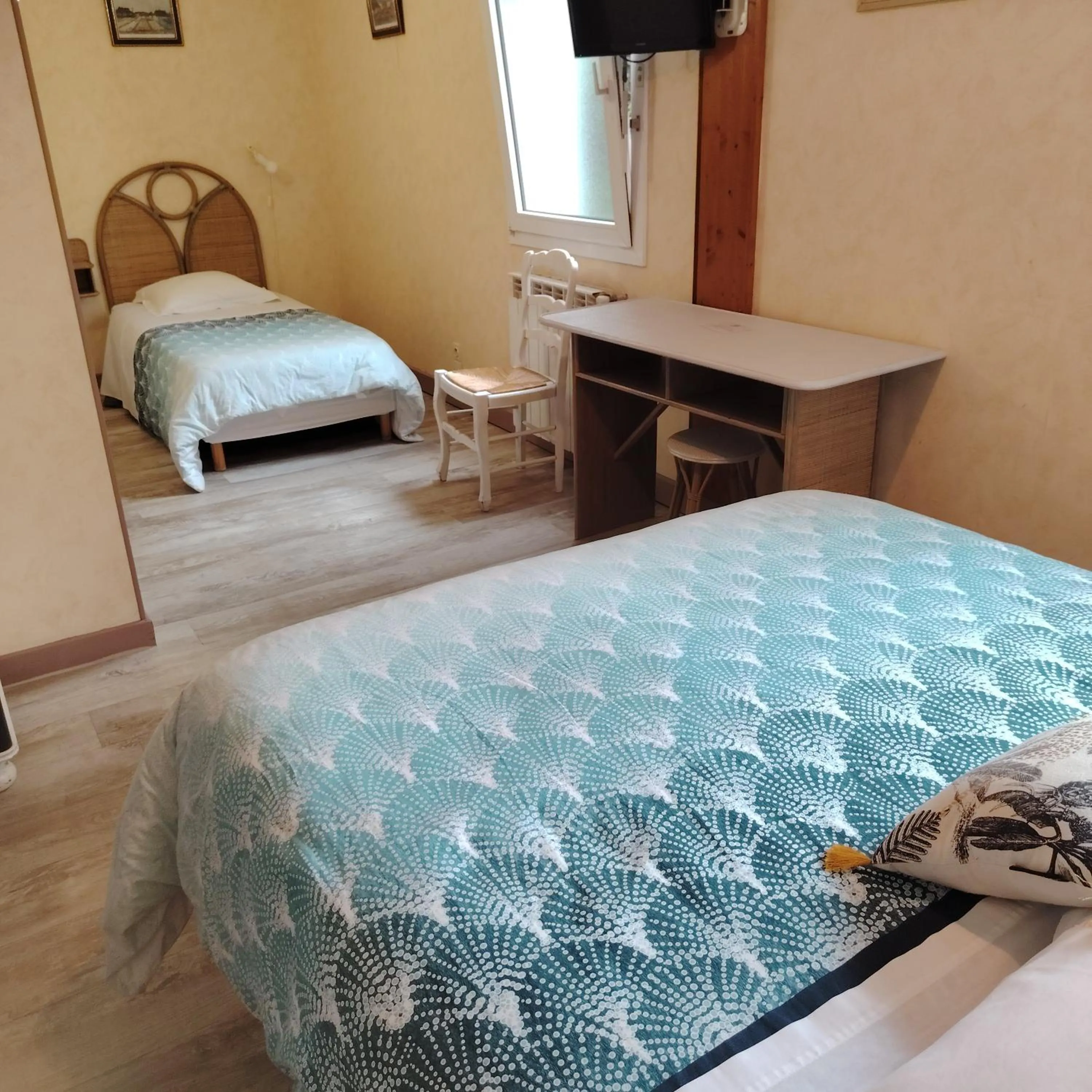 Bedroom, Bed in A La Porte Saint Jean