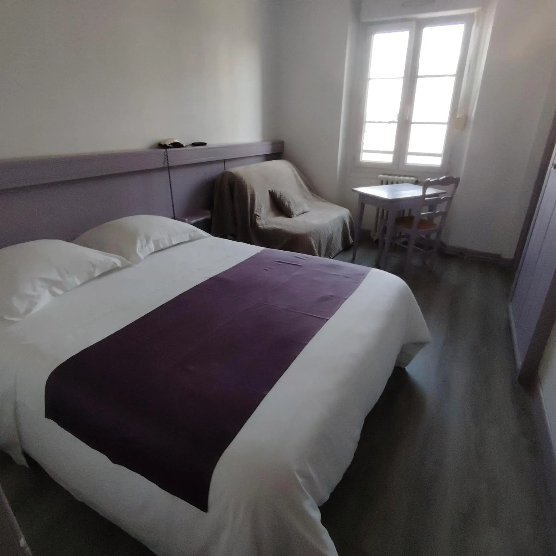 Bedroom, Bed in A La Porte Saint Jean