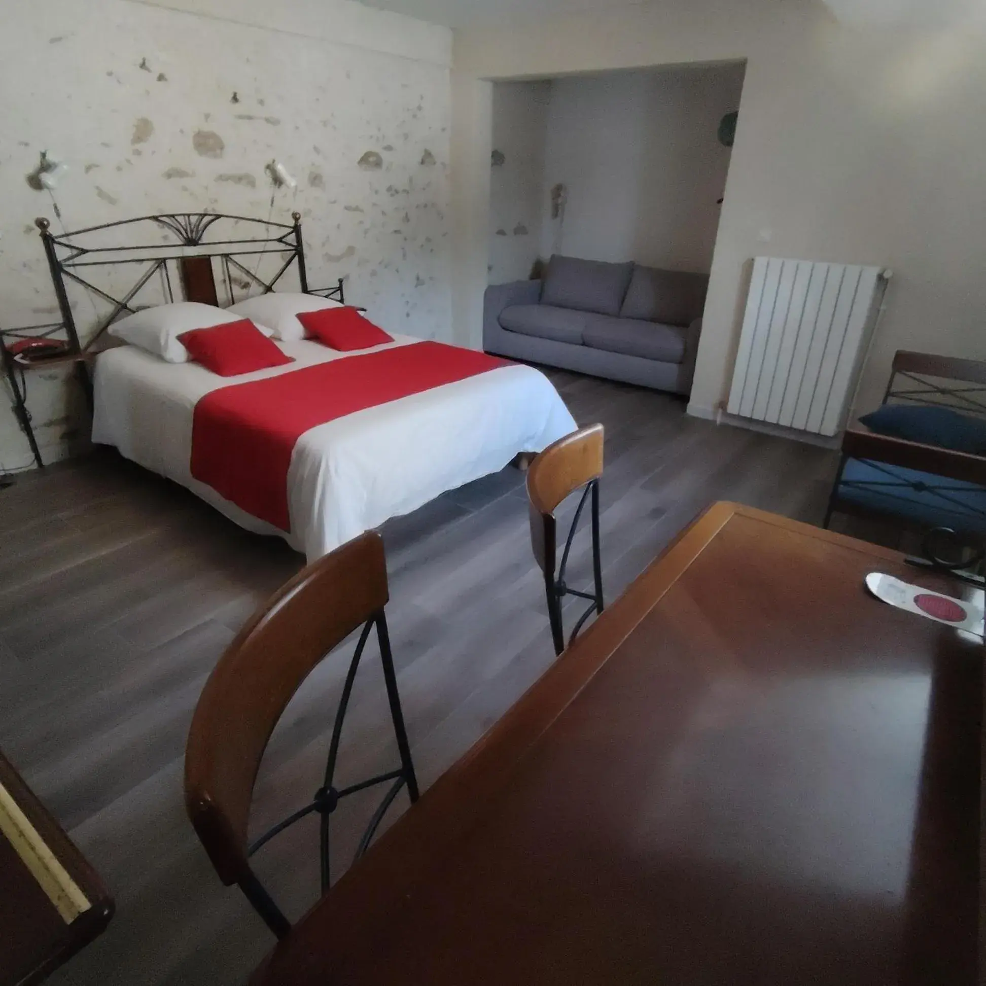 Superior Quadruple Room - single occupancy in A La Porte Saint Jean Superior Quadruple Room - single occupancy in A La Porte Saint Jean