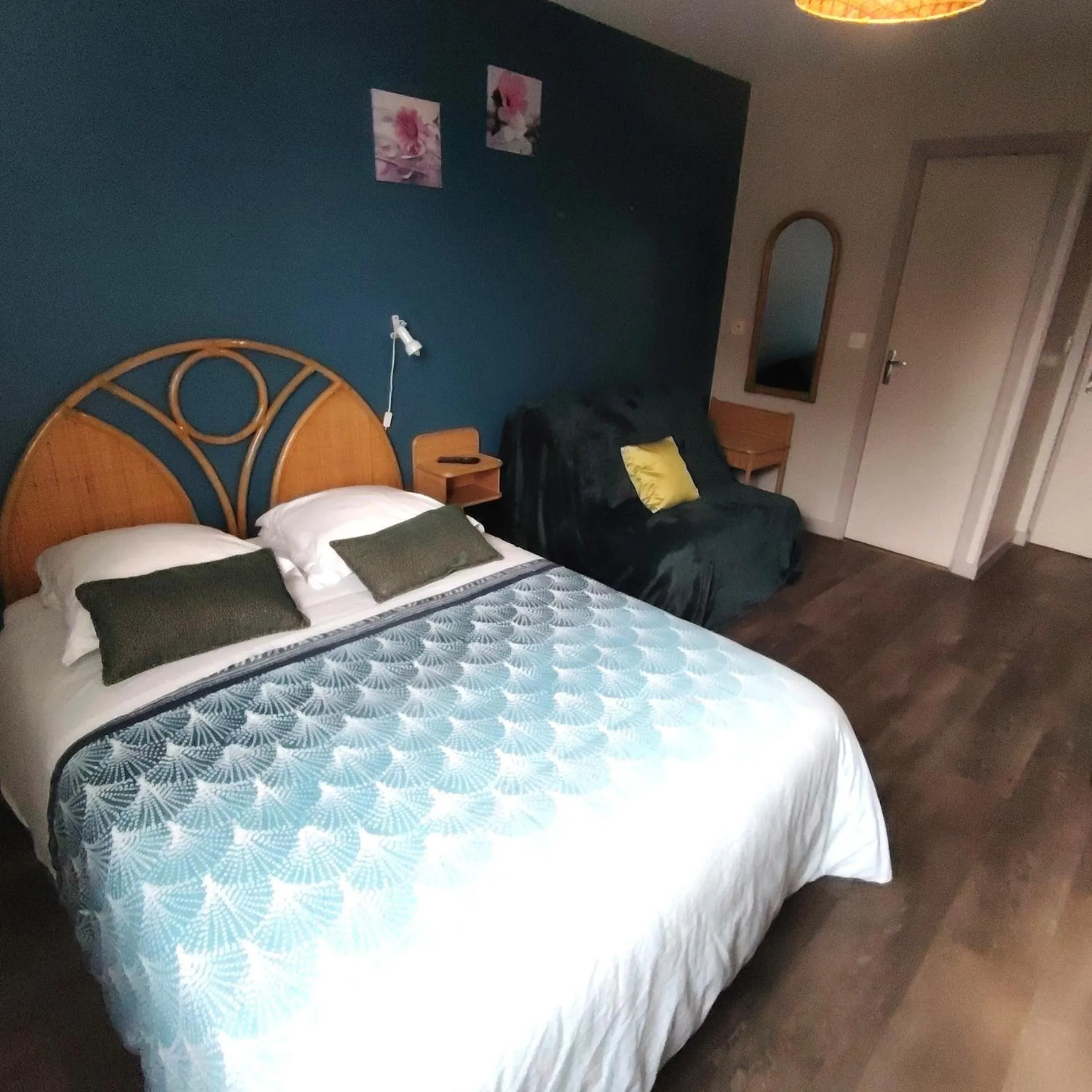 Bedroom, Bed in A La Porte Saint Jean