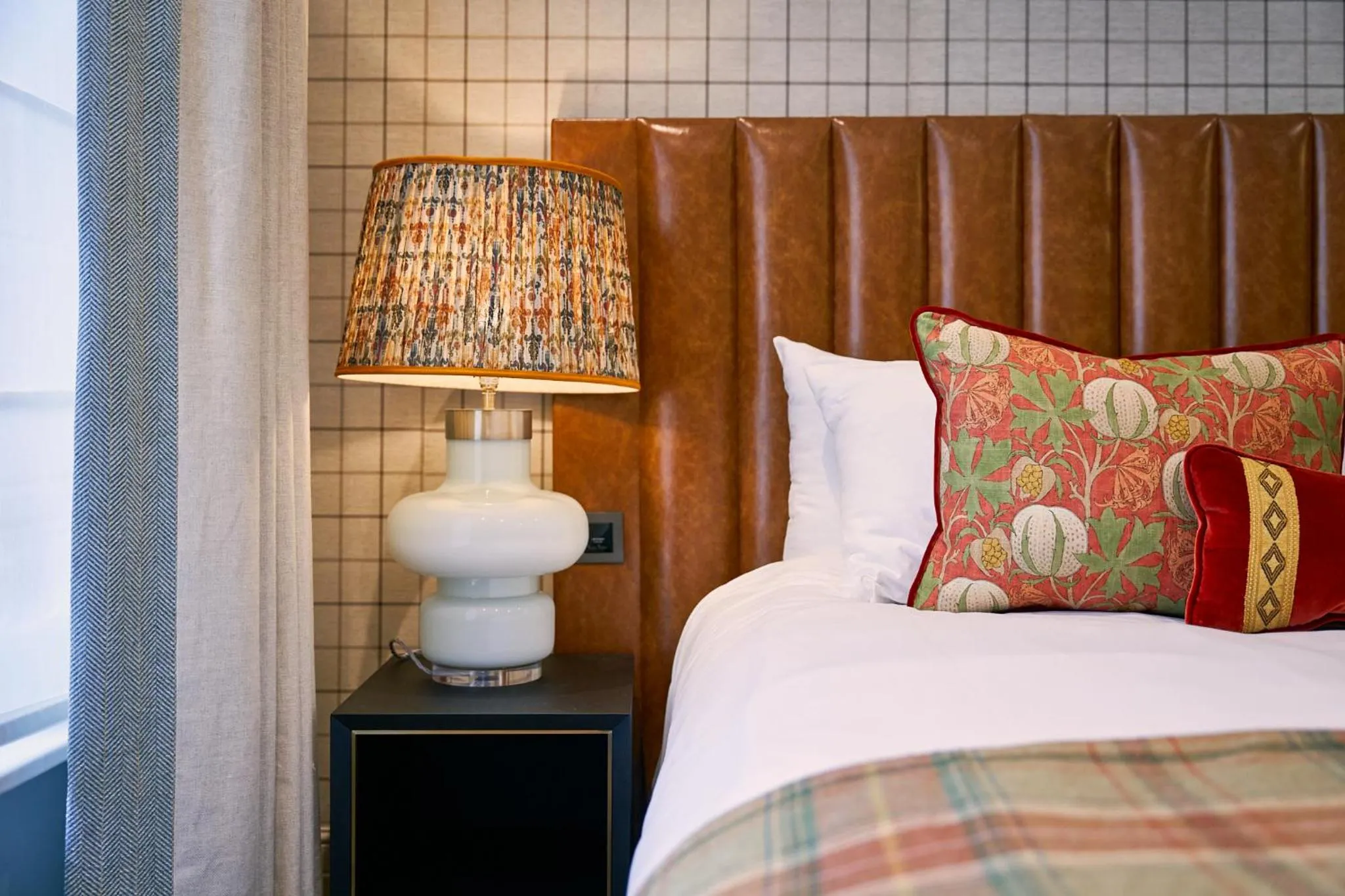 Bedroom, Bed in The Tophams Hotel