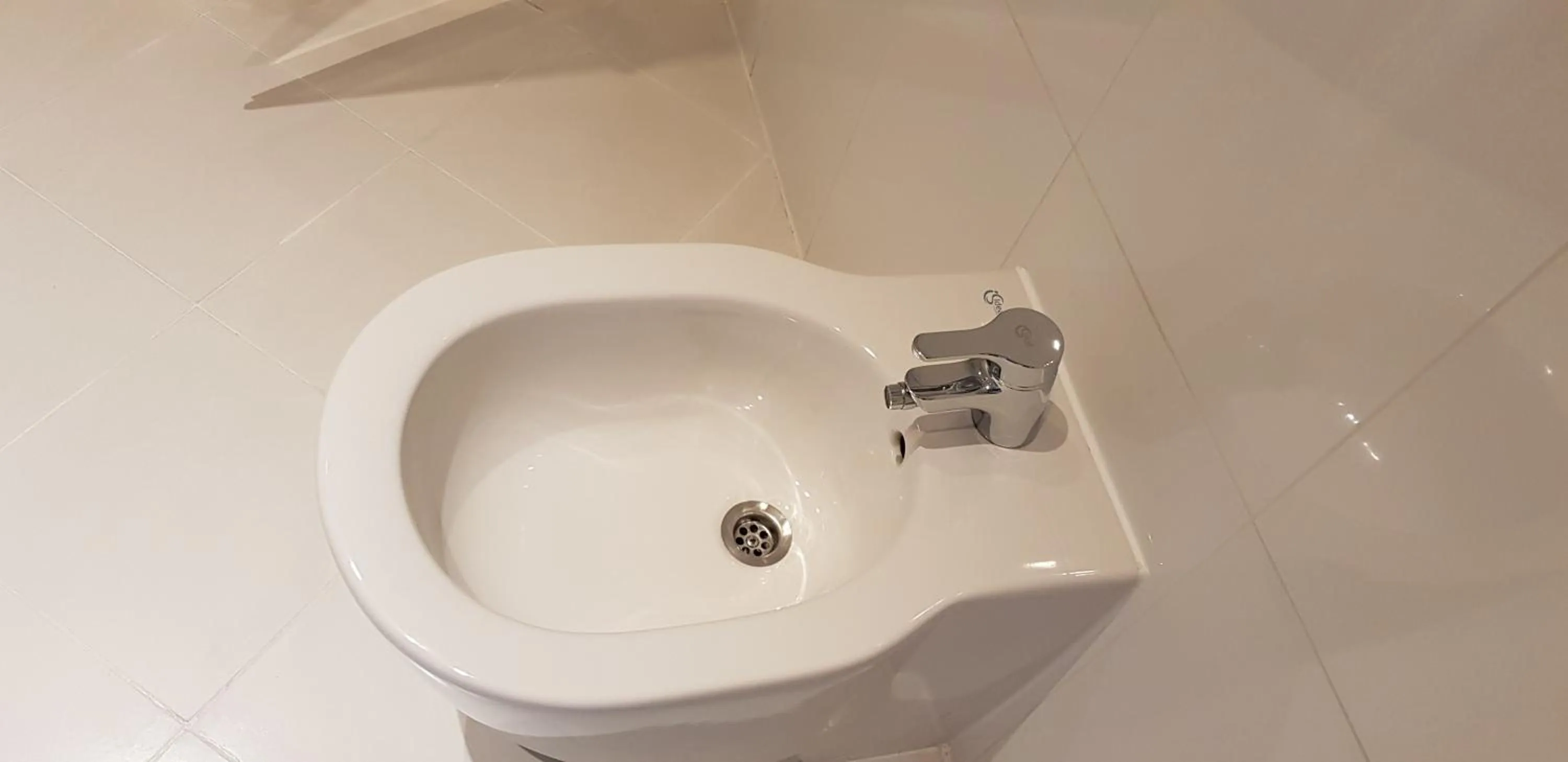 Bathroom in Vienna-apartment-one Schmidgasse