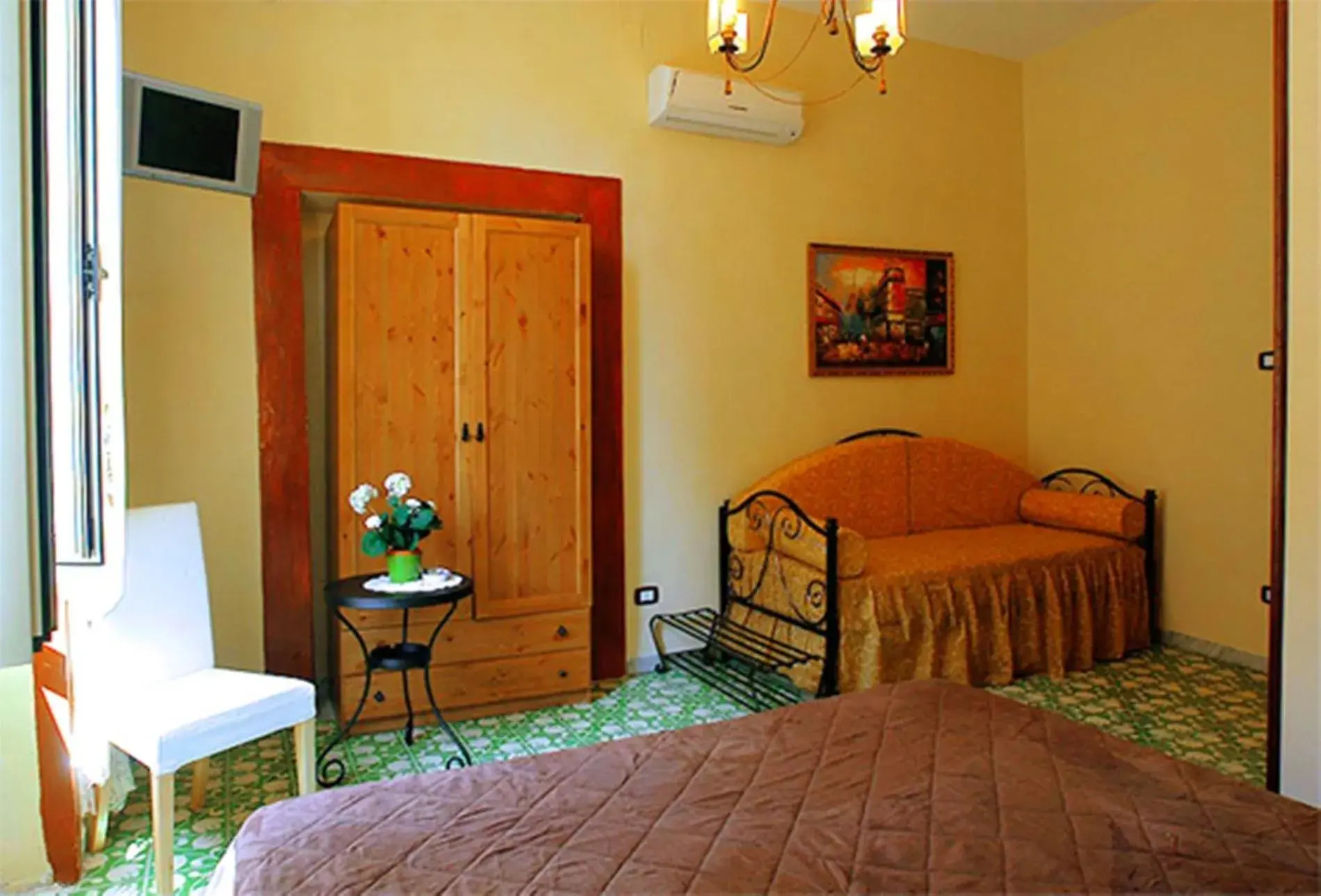 Double or Twin Room in B&B Domus Gemi Double or Twin Room in B&B Domus Gemi
