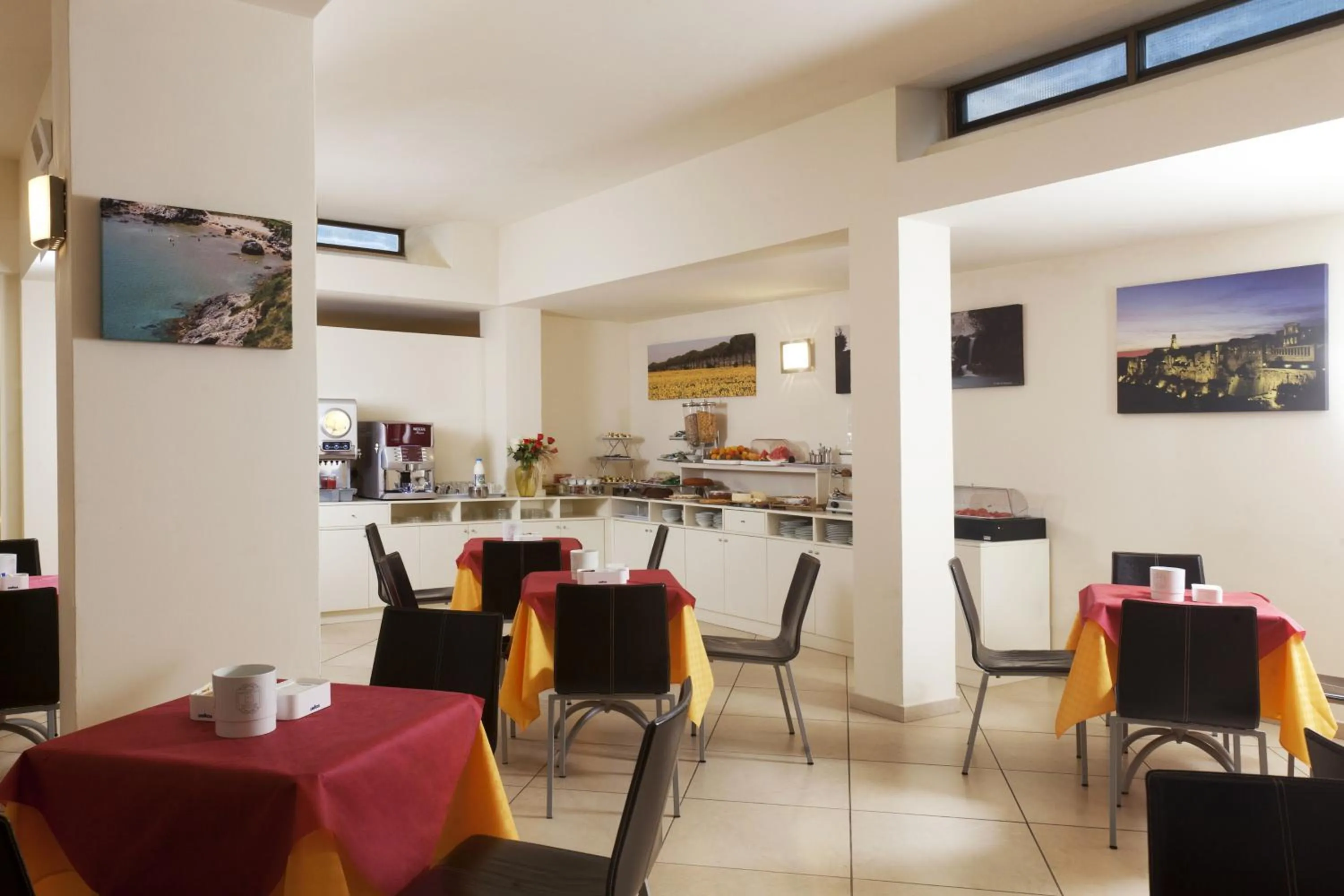 Restaurant/places to eat in Hotel Corallo