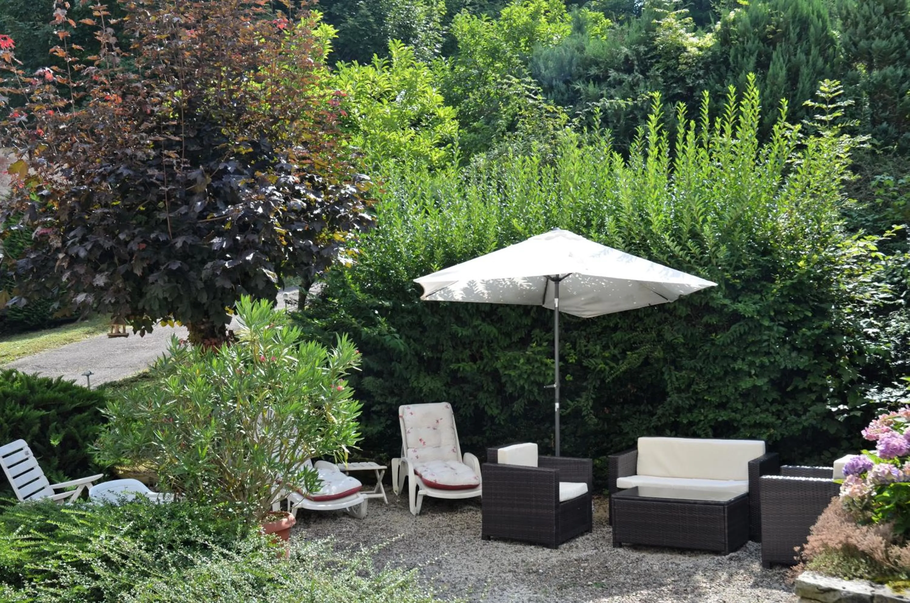 Balcony/Terrace in Hôtel et Studios d'Orfeuil