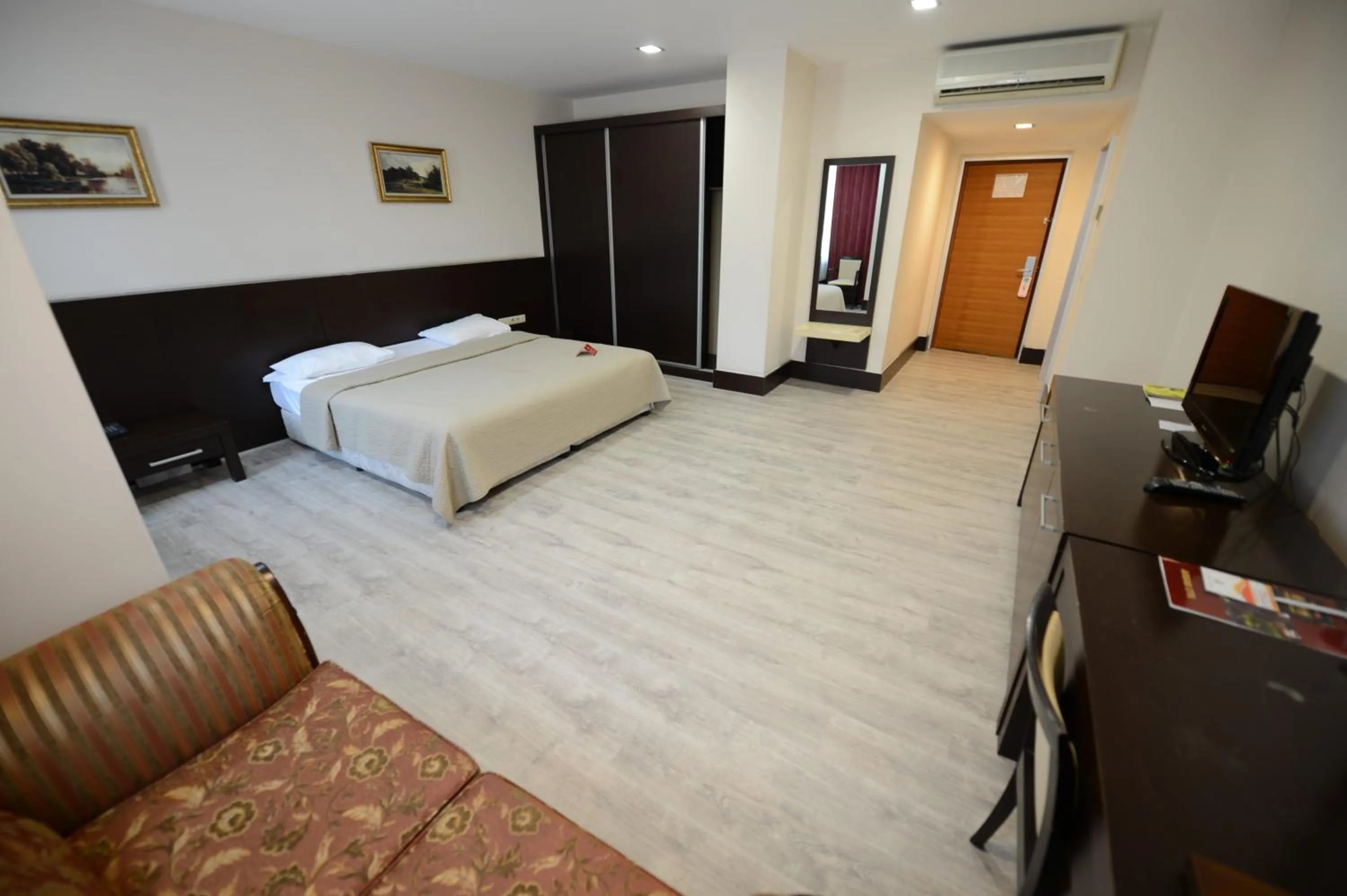 Photo of the whole room, Bed in Arsan Otel