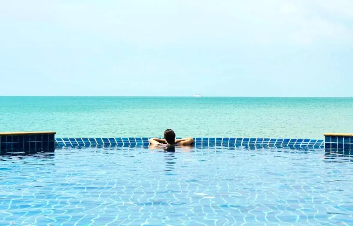 Lipa Lodge Beach Resort