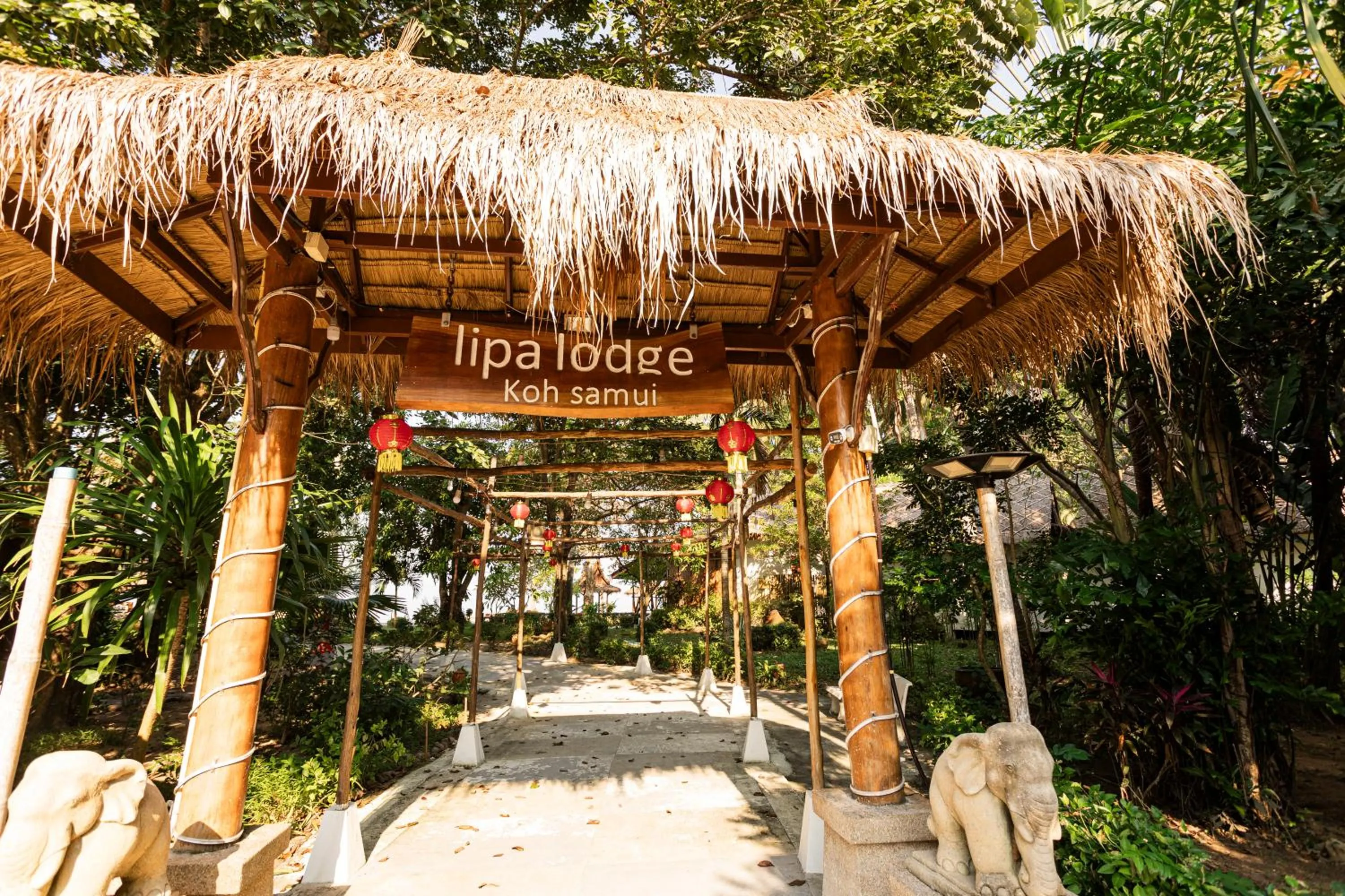 Lipa Lodge Beach Resort