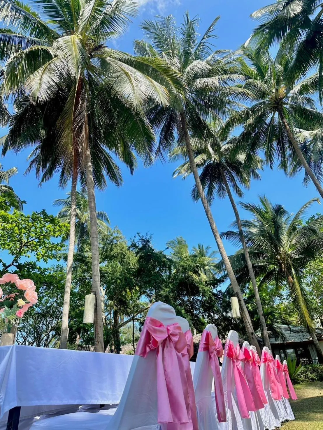 Lipa Lodge Beach Resort