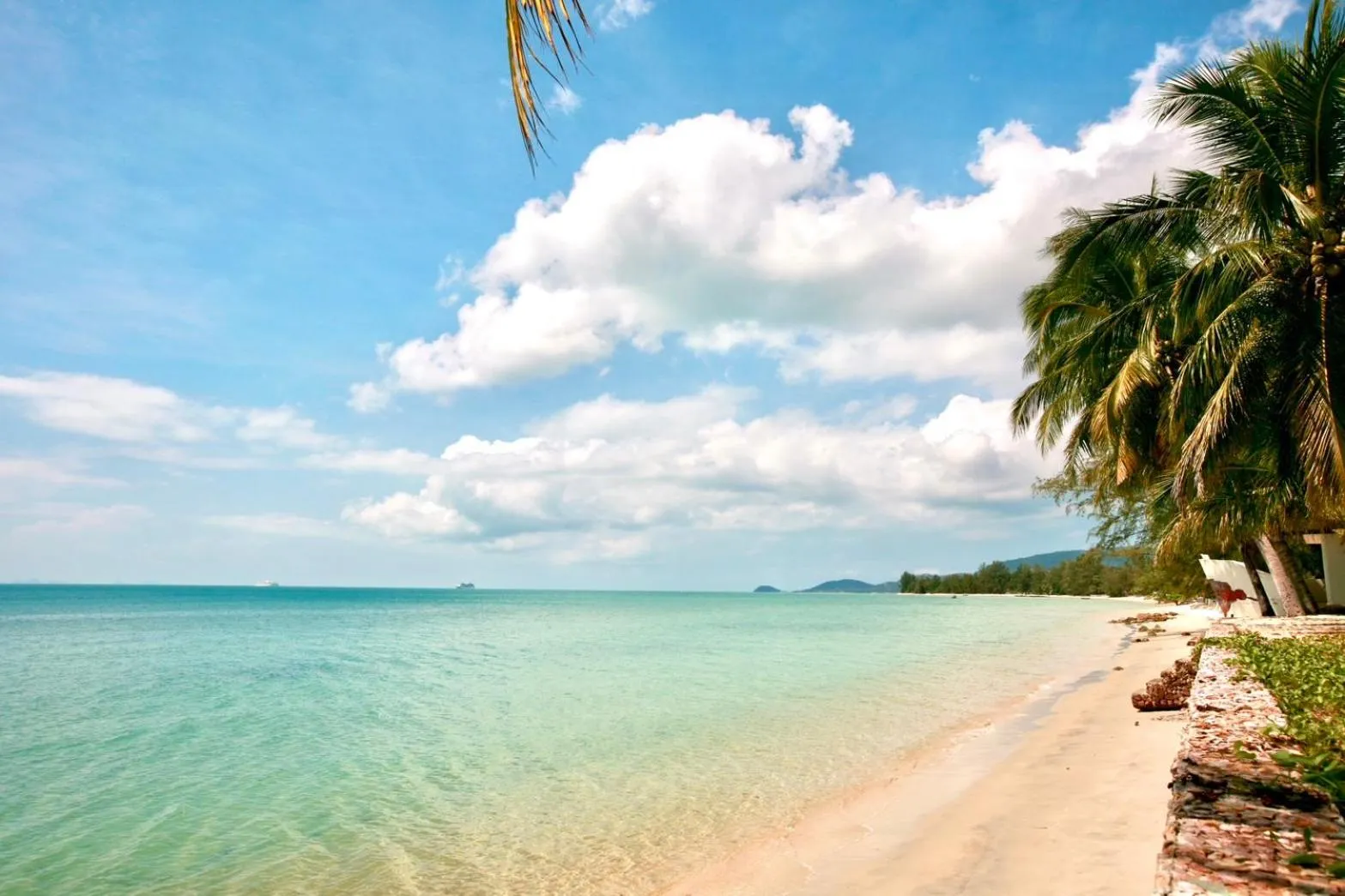 Lipa Lodge Beach Resort