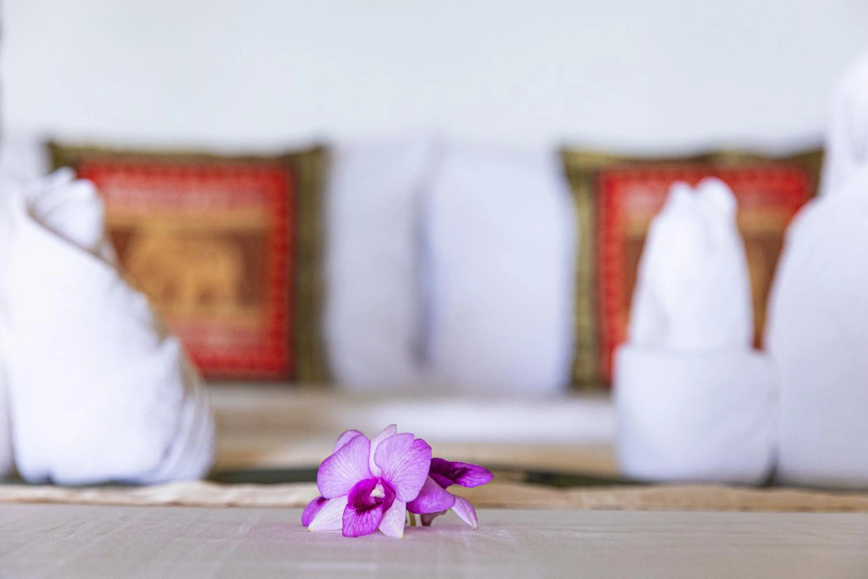 Bed in Lipa Lodge Beach Resort