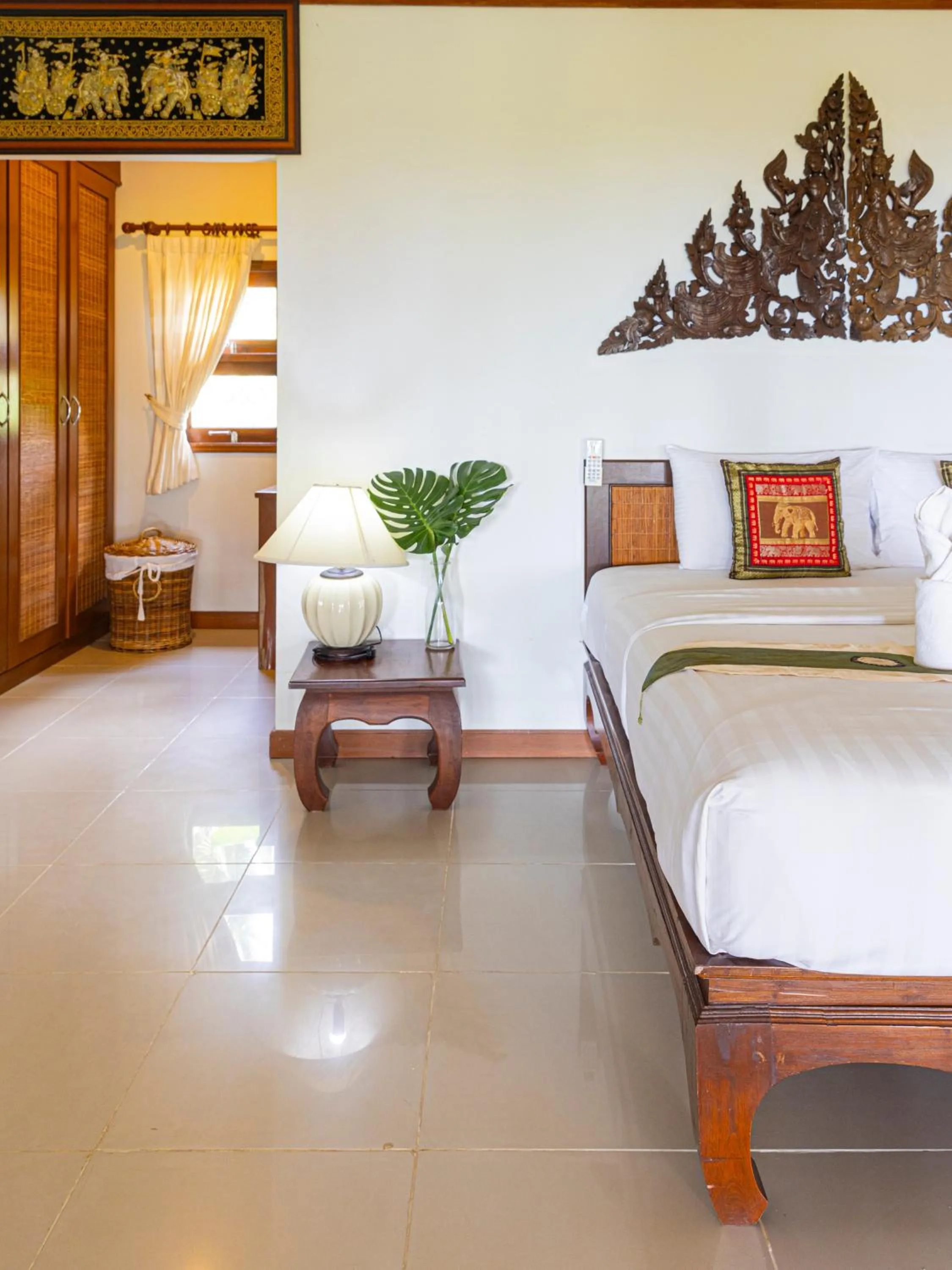 Bed in Lipa Lodge Beach Resort