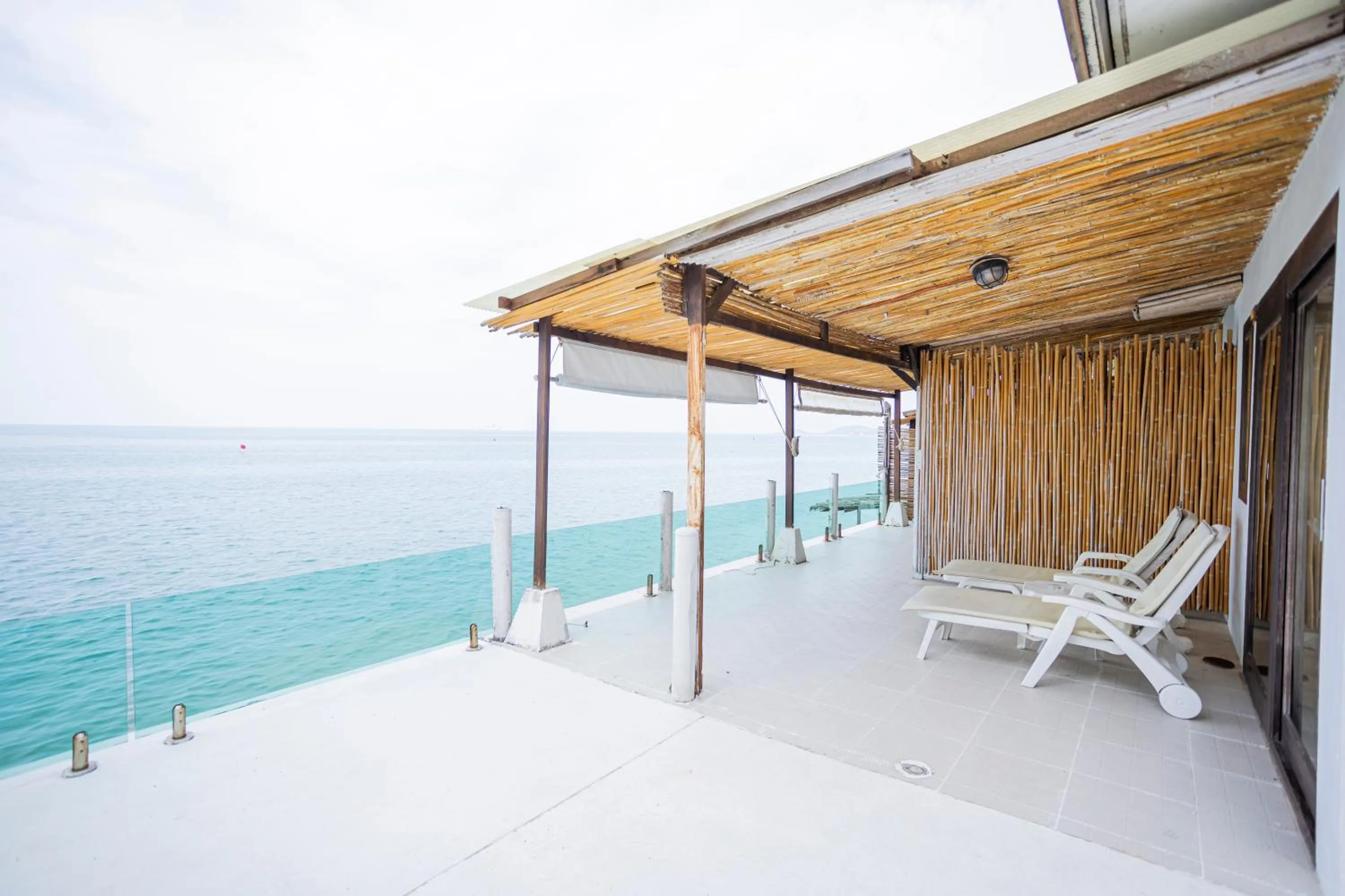 Lipa Lodge Beach Resort