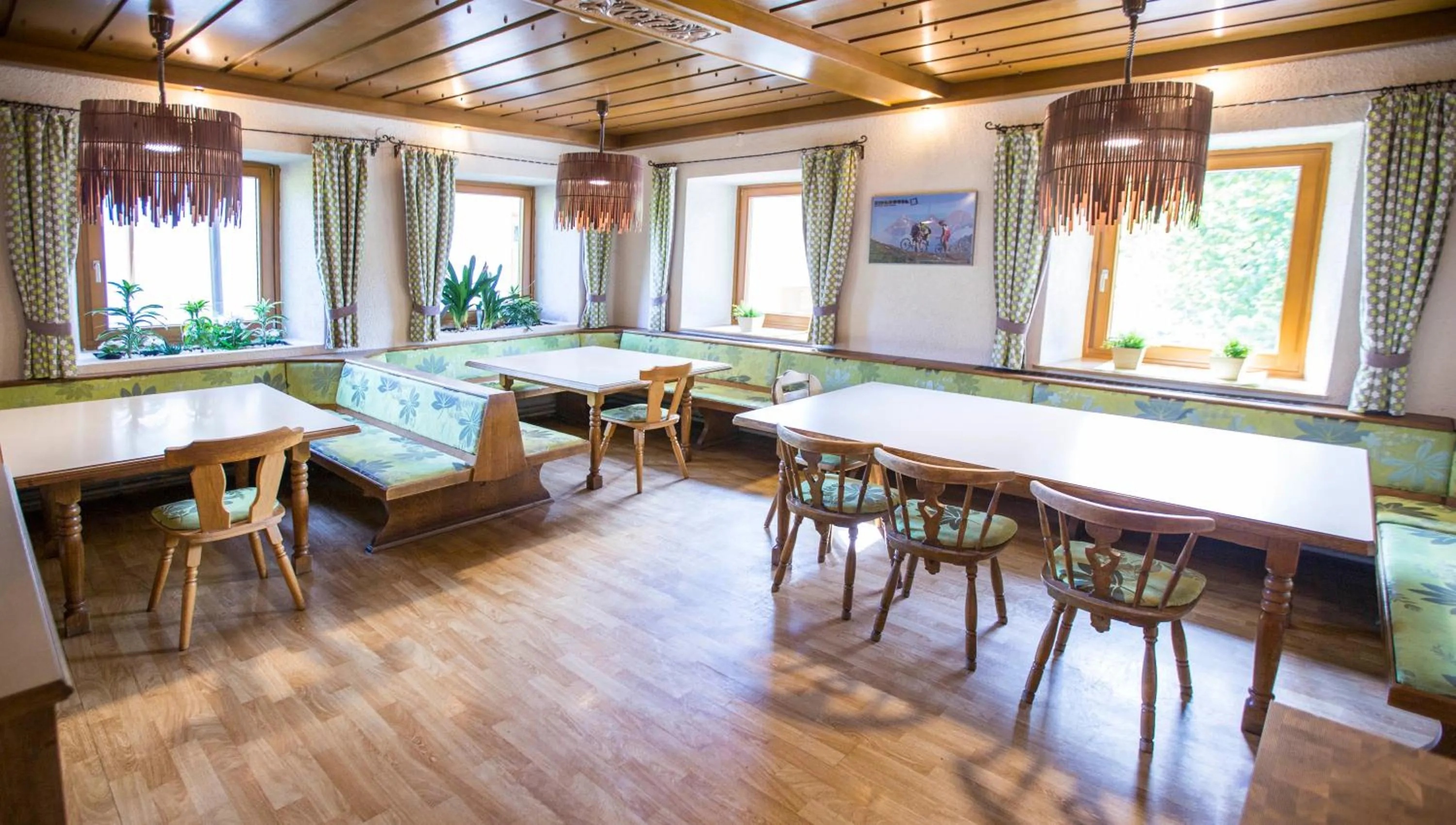 Restaurant/places to eat in Ridehouse