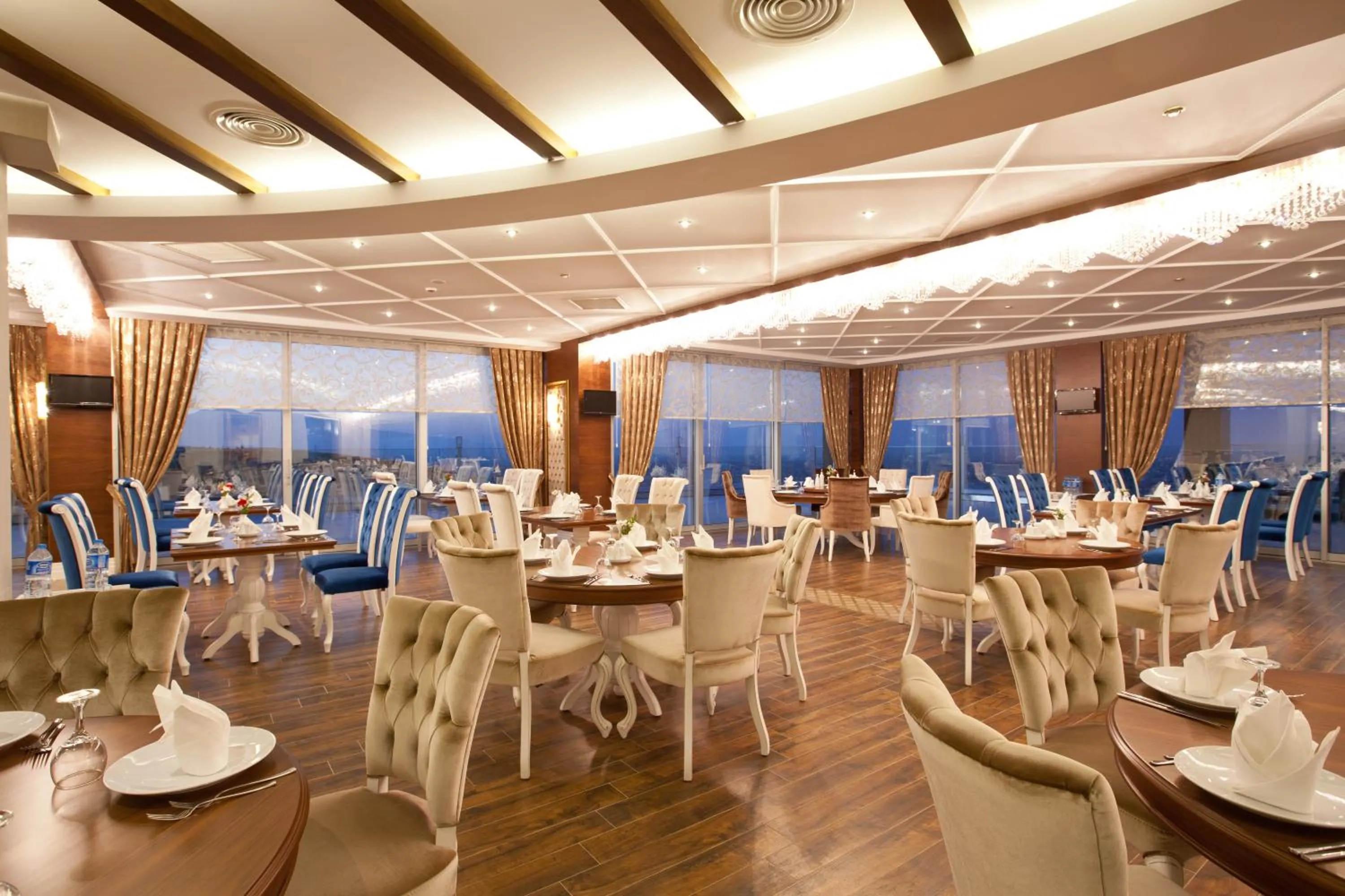 Restaurant/places to eat in Grand Altuntas Hotel