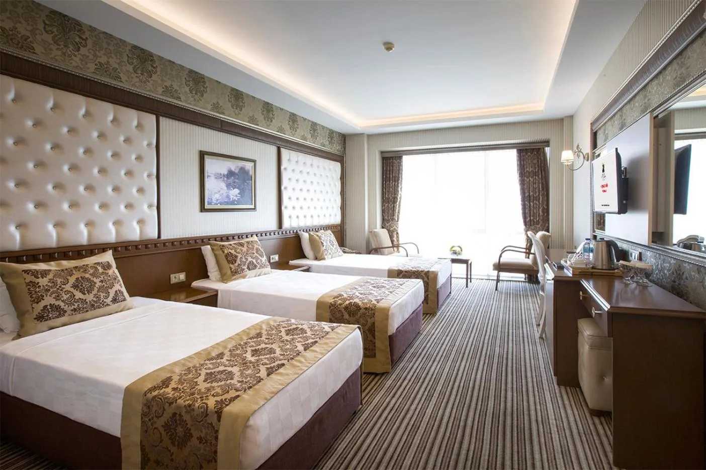 Bedroom, Bed in Grand Altuntas Hotel