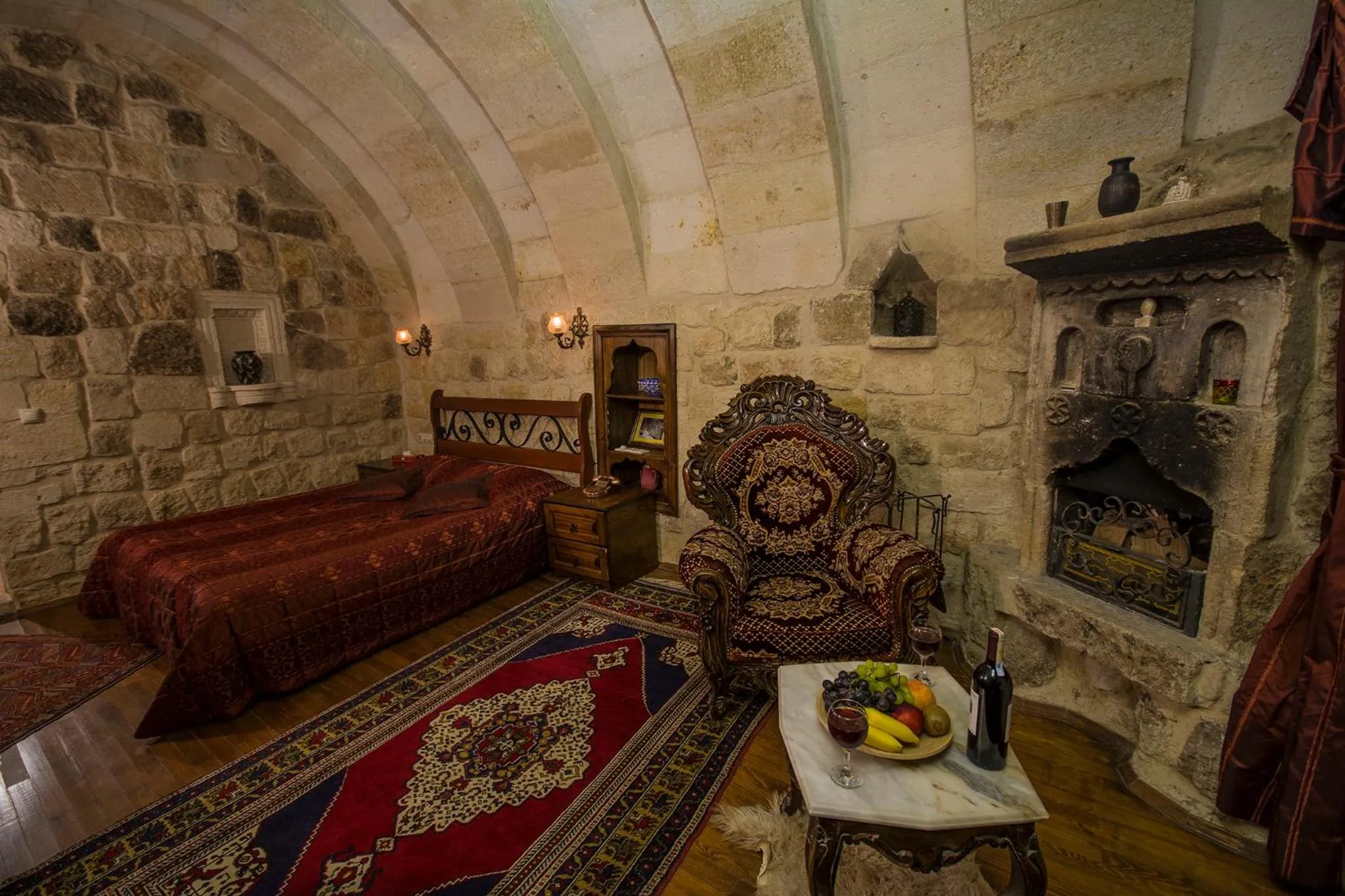 Photo of the whole room in Assiana Cave Hotel