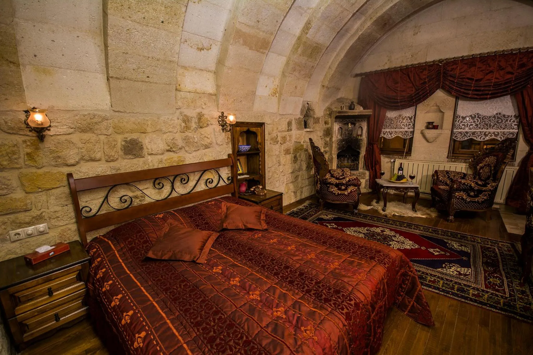 Photo of the whole room, Bed in Assiana Cave Hotel