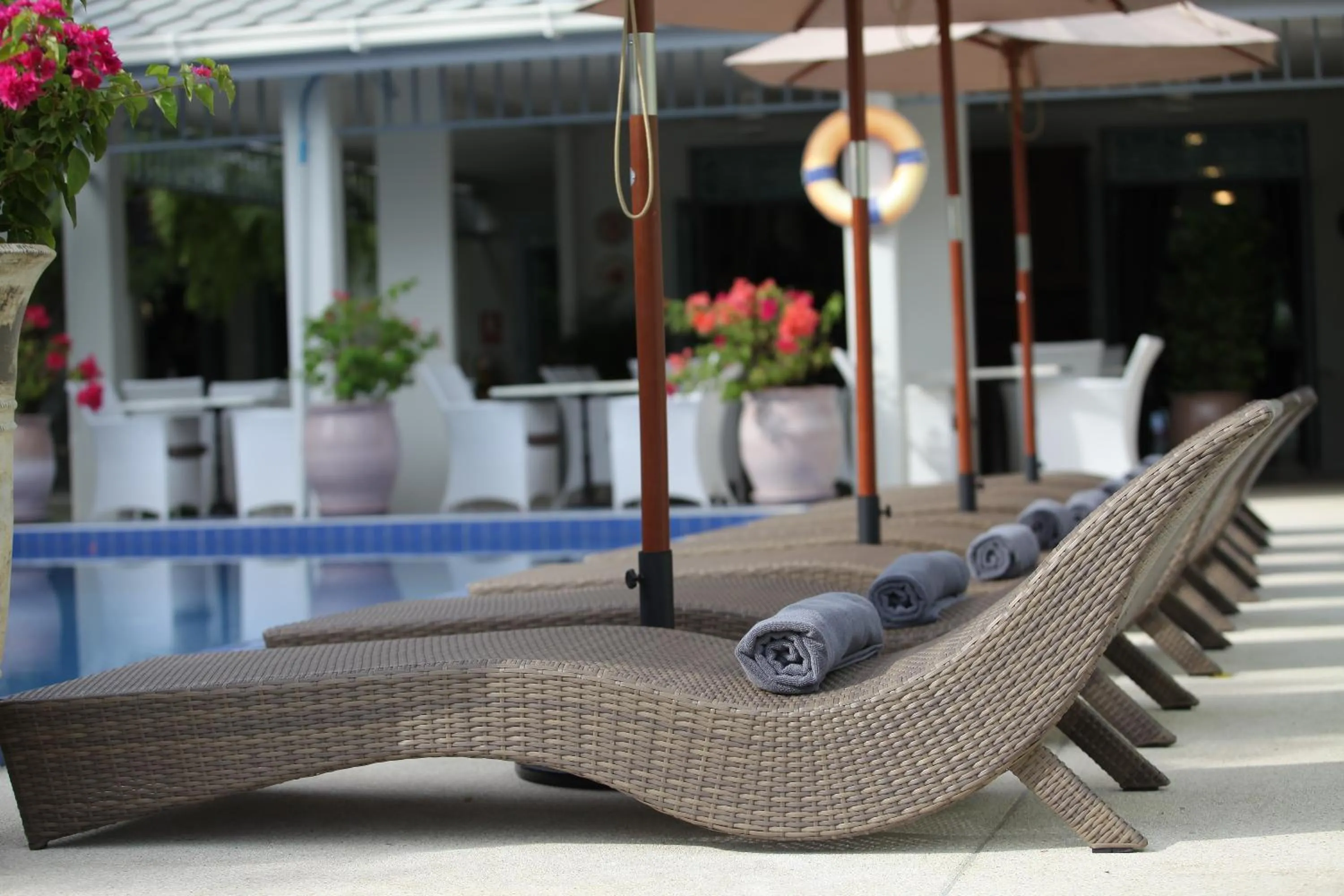 Swimming pool in Villa Amphawa