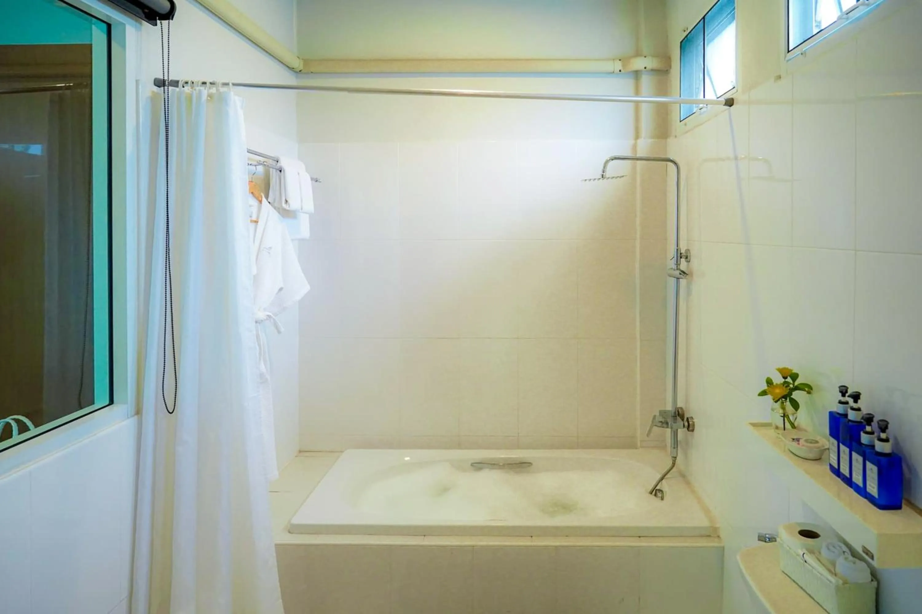 Bath in Villa Amphawa