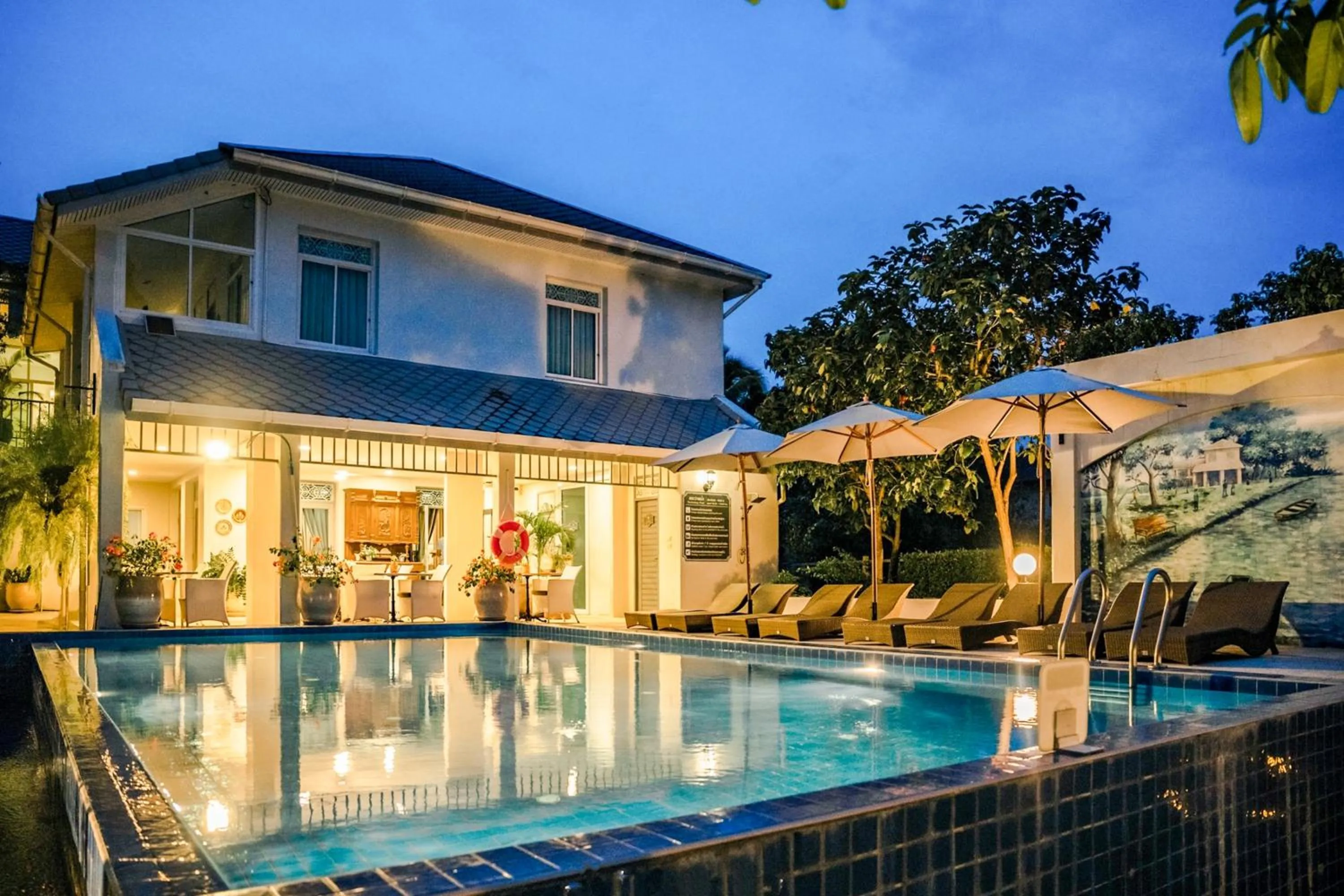 Property building in Villa Amphawa