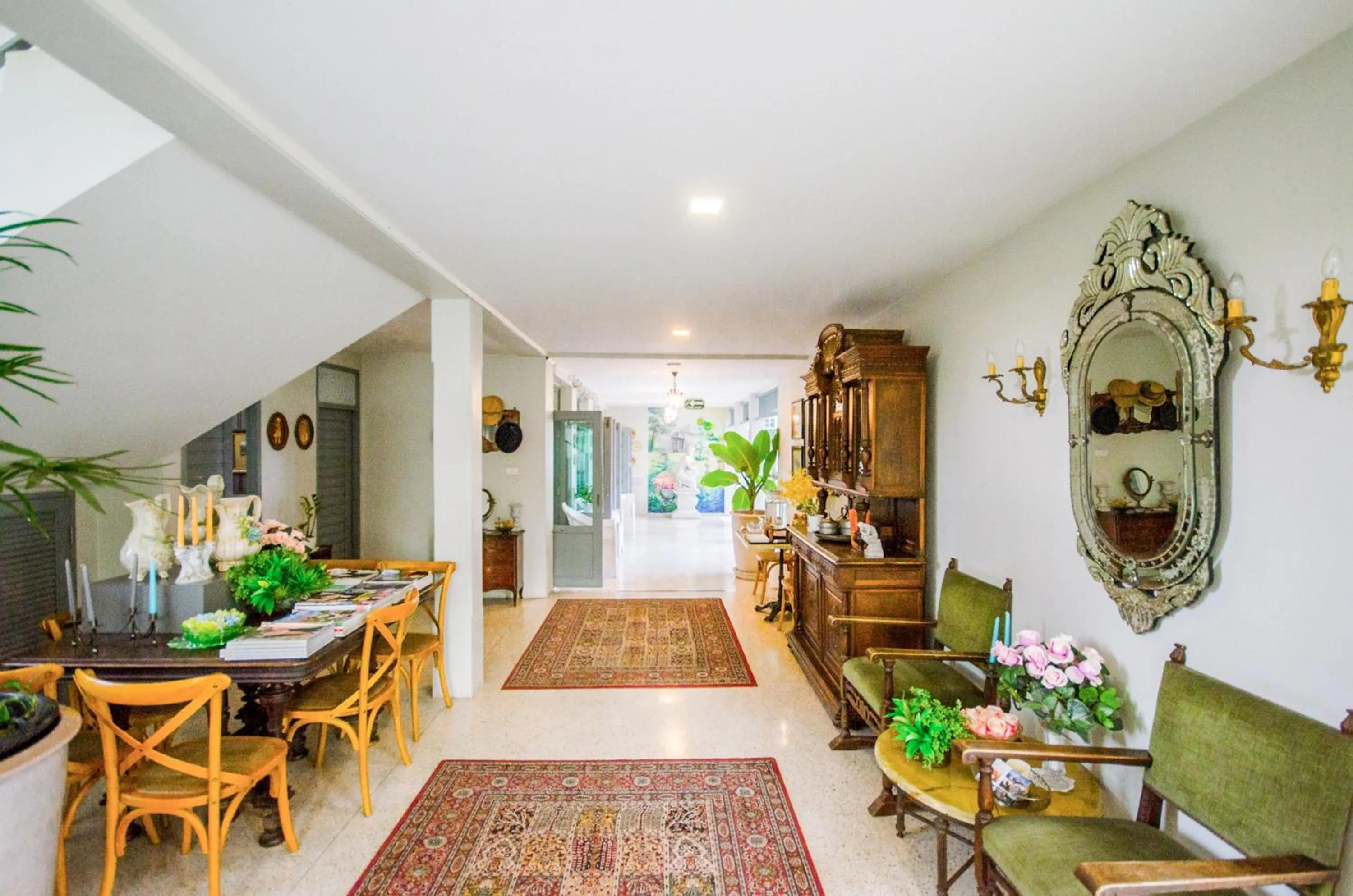 Seating area in Villa Amphawa