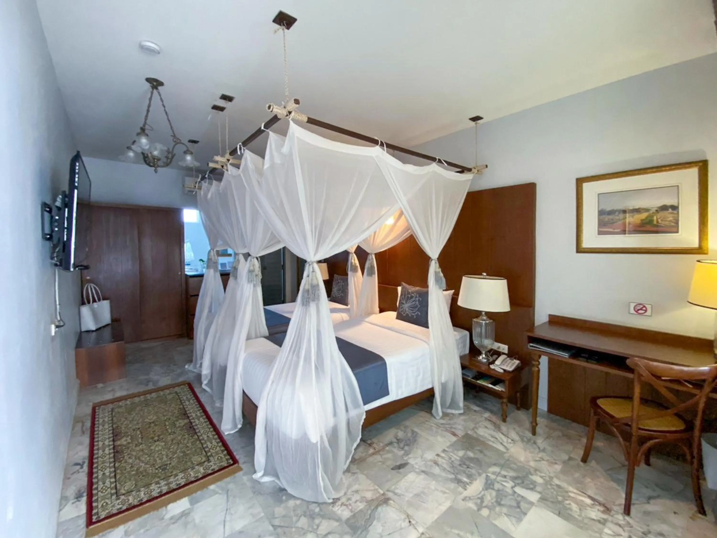 TV and multimedia, Bed in Villa Amphawa