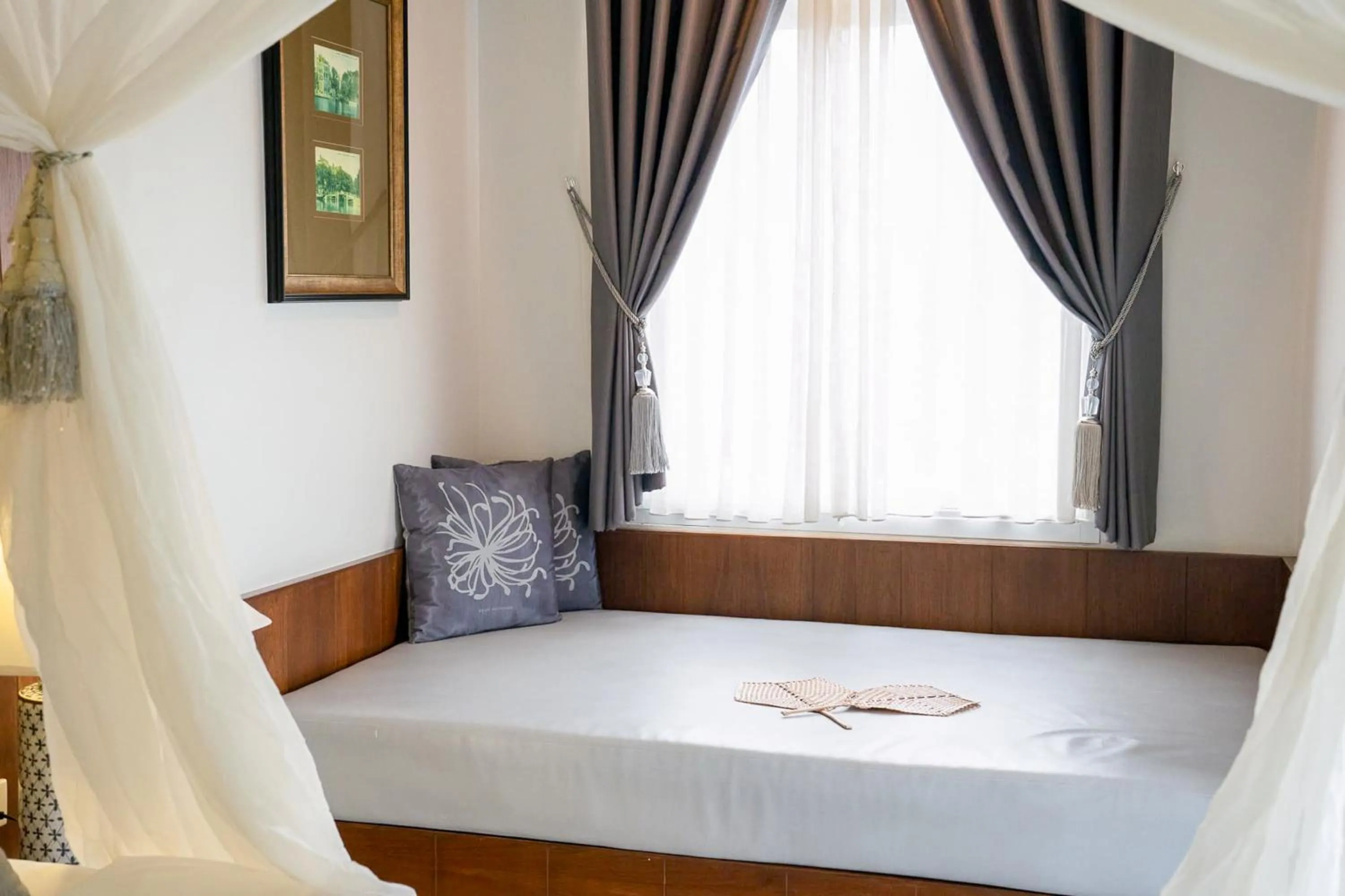 Seating area, Bed in Villa Amphawa